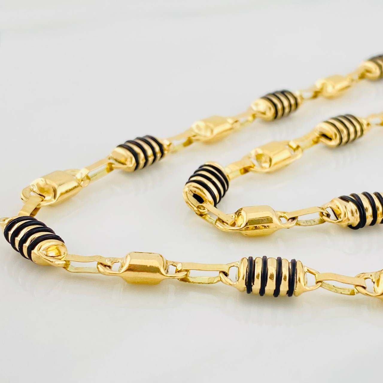 Cadena Rustica Barril 20.3g / 24 in / 6mm Oro Amarillo 18K