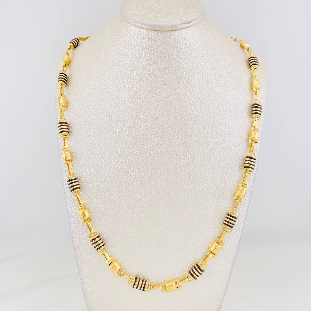 Cadena Rustica Barril 20.3g / 24 in / 6mm Oro Amarillo 18K