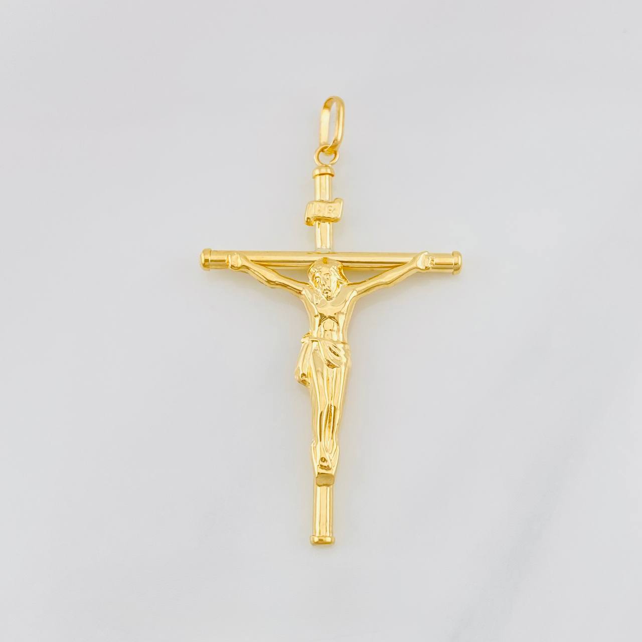 Dije Cruz Cristo 1.65g / 2 in Oro Amarillo 18K
