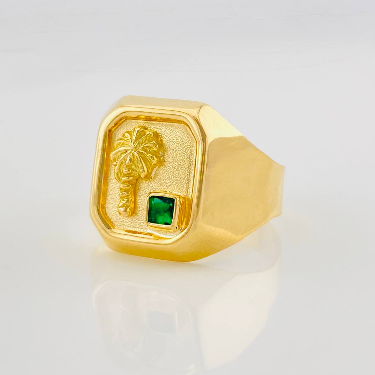 Anillo Sello Palmera 3.55g / T9 Oro Amarillo 18K