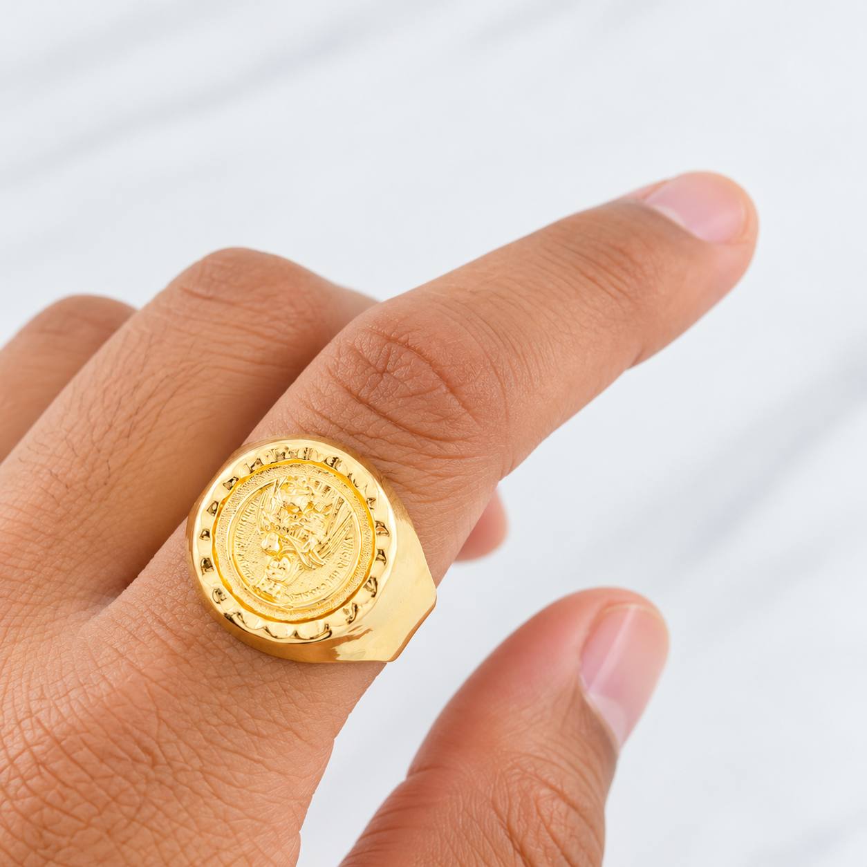 Bordered Ring Virgin of Carmen 3.65g / T9 3/4 Yellow Gold 18K