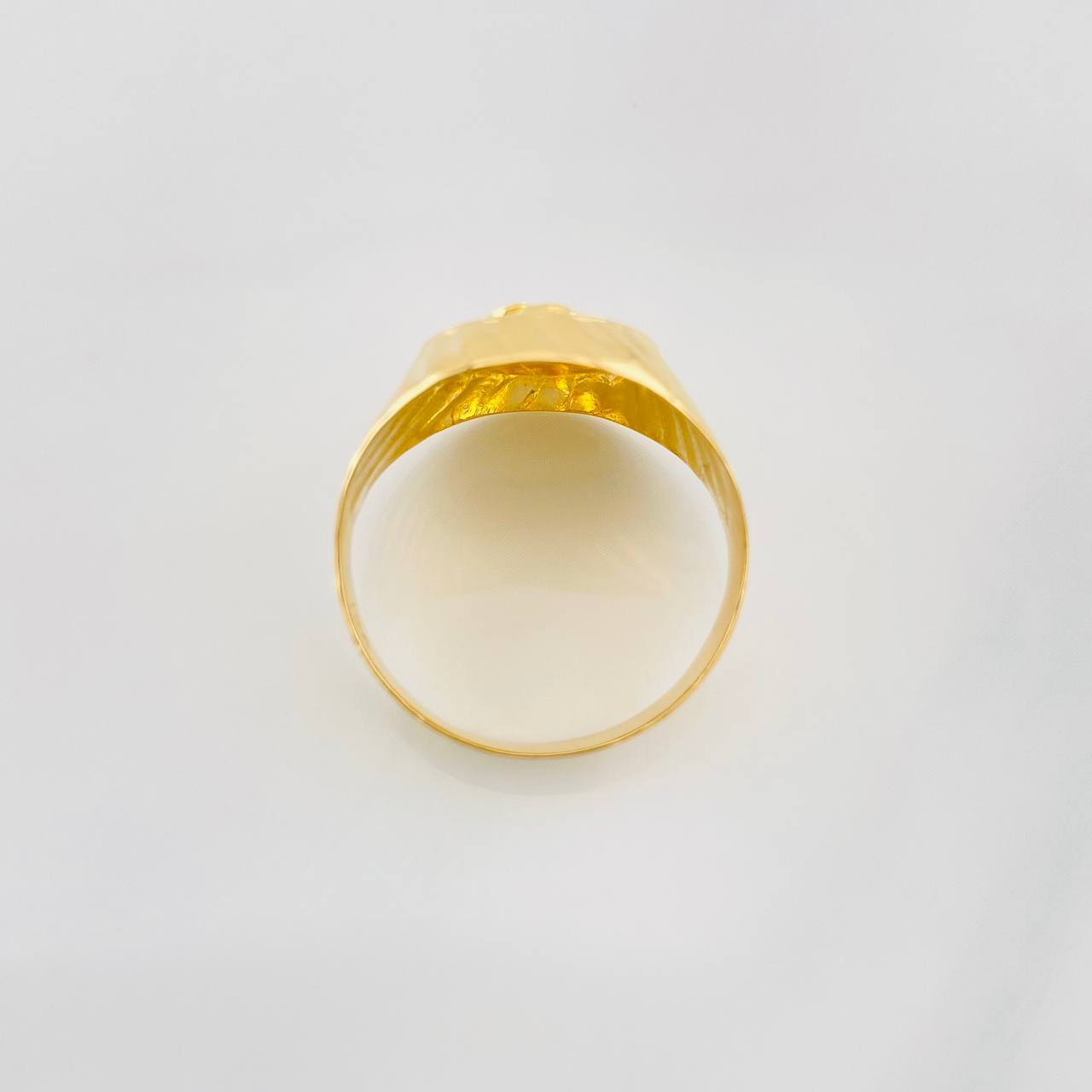 Signet Ring Jesus Christ 3.85g / T9 1/2 Yellow Gold 18K
