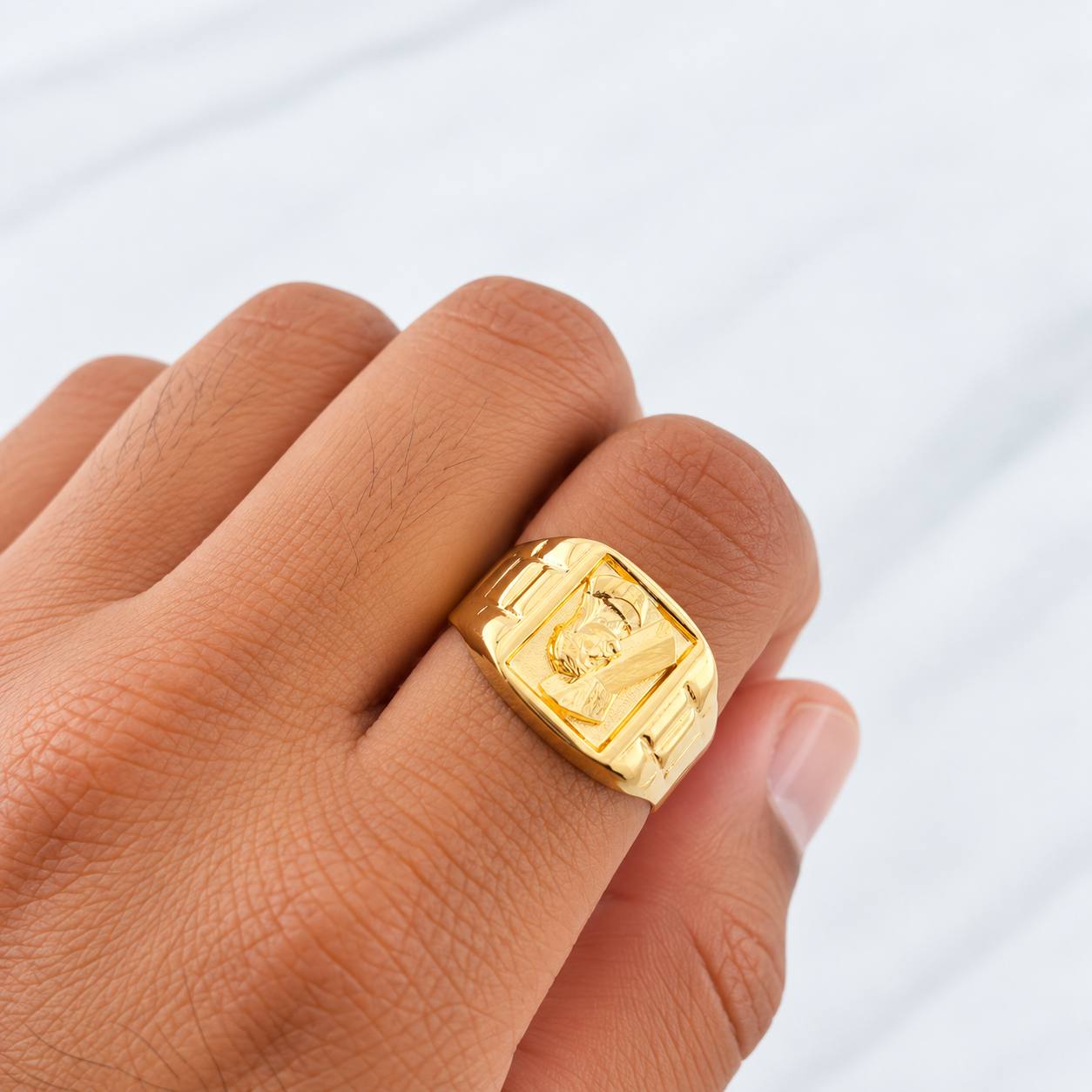 Anillo Sello Jesucristo 3.25g / T9 1/2 Oro Amarillo 18K