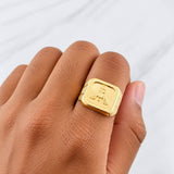 Bordered Eagle Signet Ring 3.5g / T10 Yellow Gold 18K