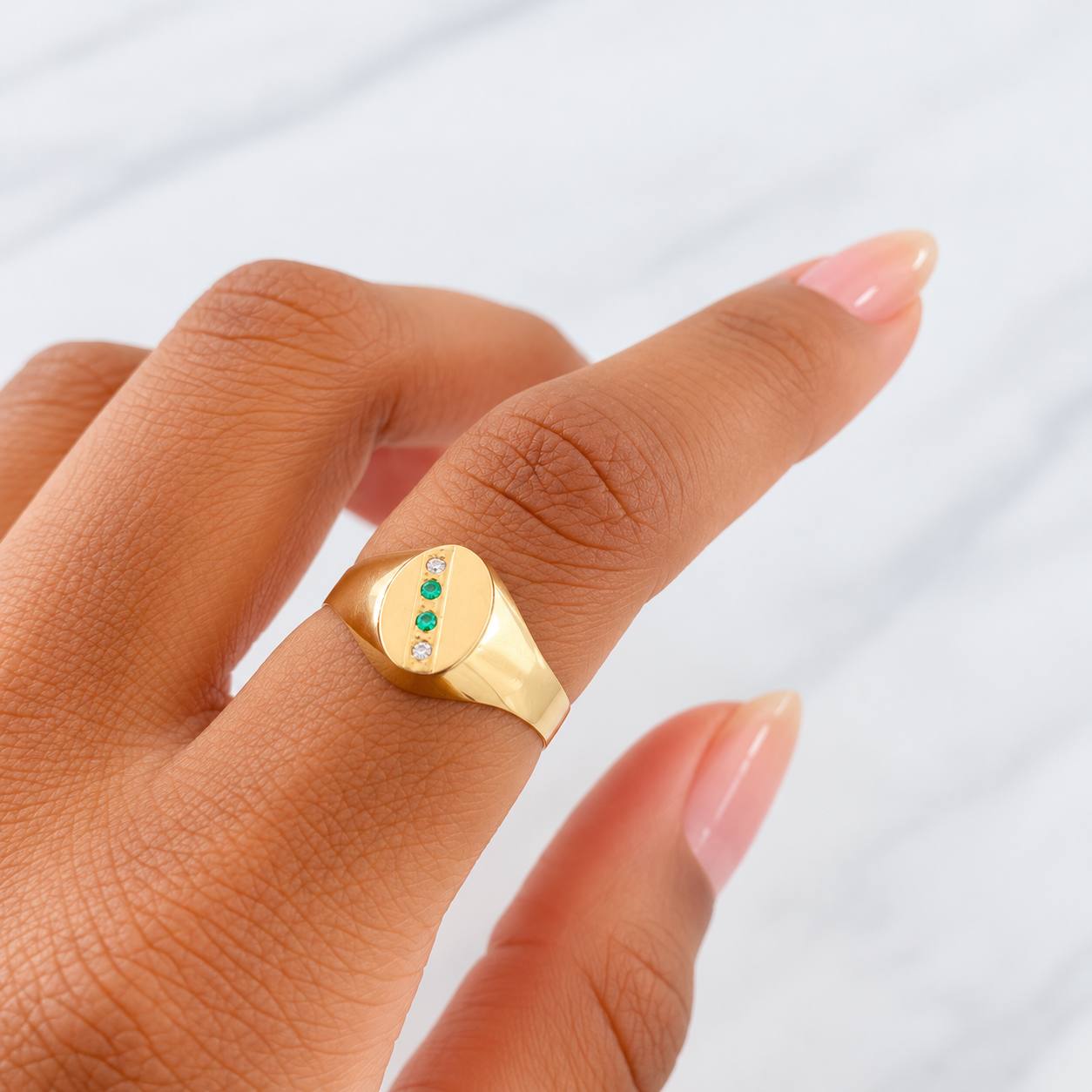 Oval Signet Ring 1.6g / T7 3/4 Yellow Gold 18K