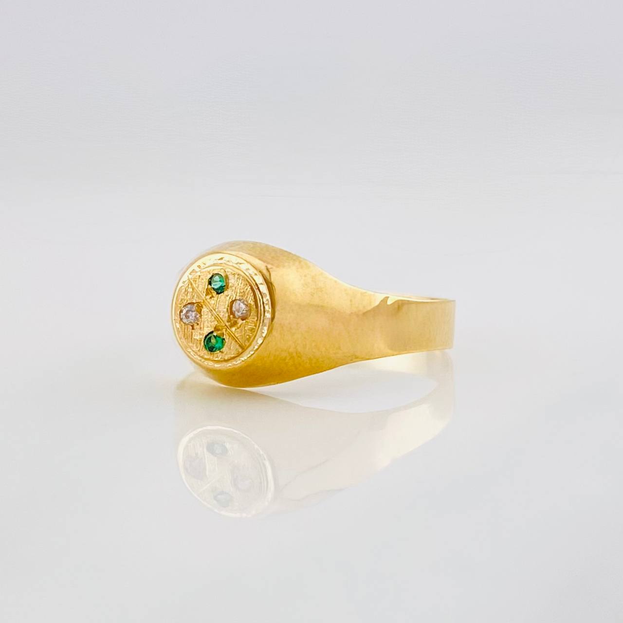 Circle Signet Ring 1.4g / T6 1/2 Yellow Gold 18K