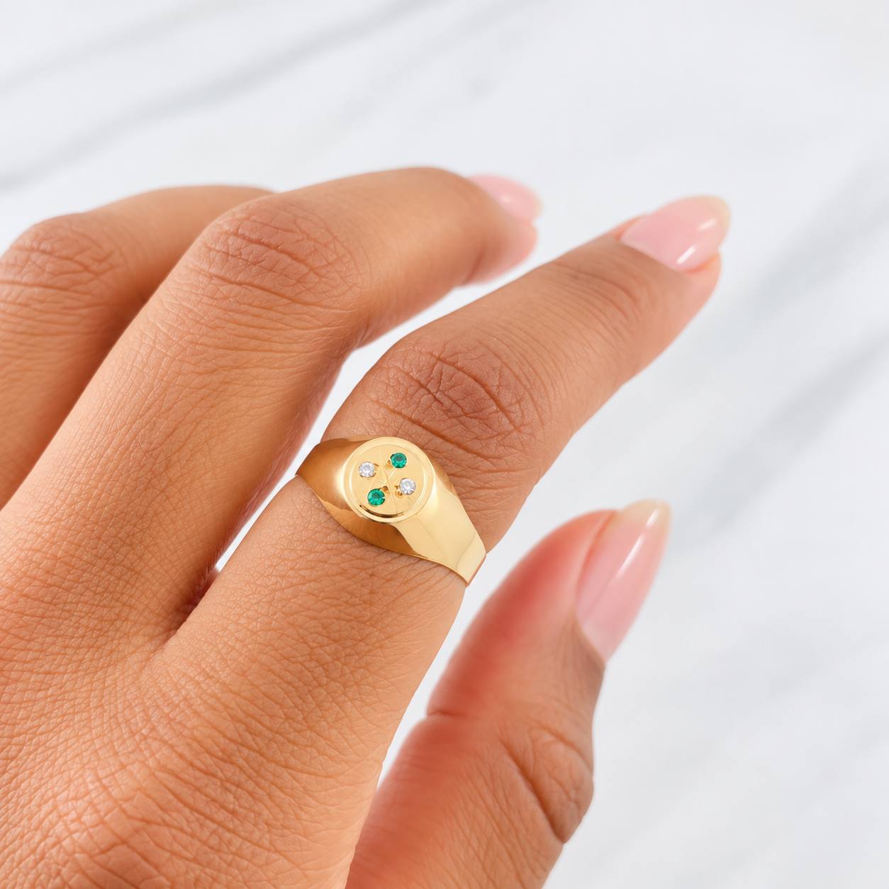 Circle Signet Ring 1.4g / T6 1/2 Yellow Gold 18K