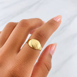 Orbit Ring 1.2g / T6 3/4 Yellow Gold 18K