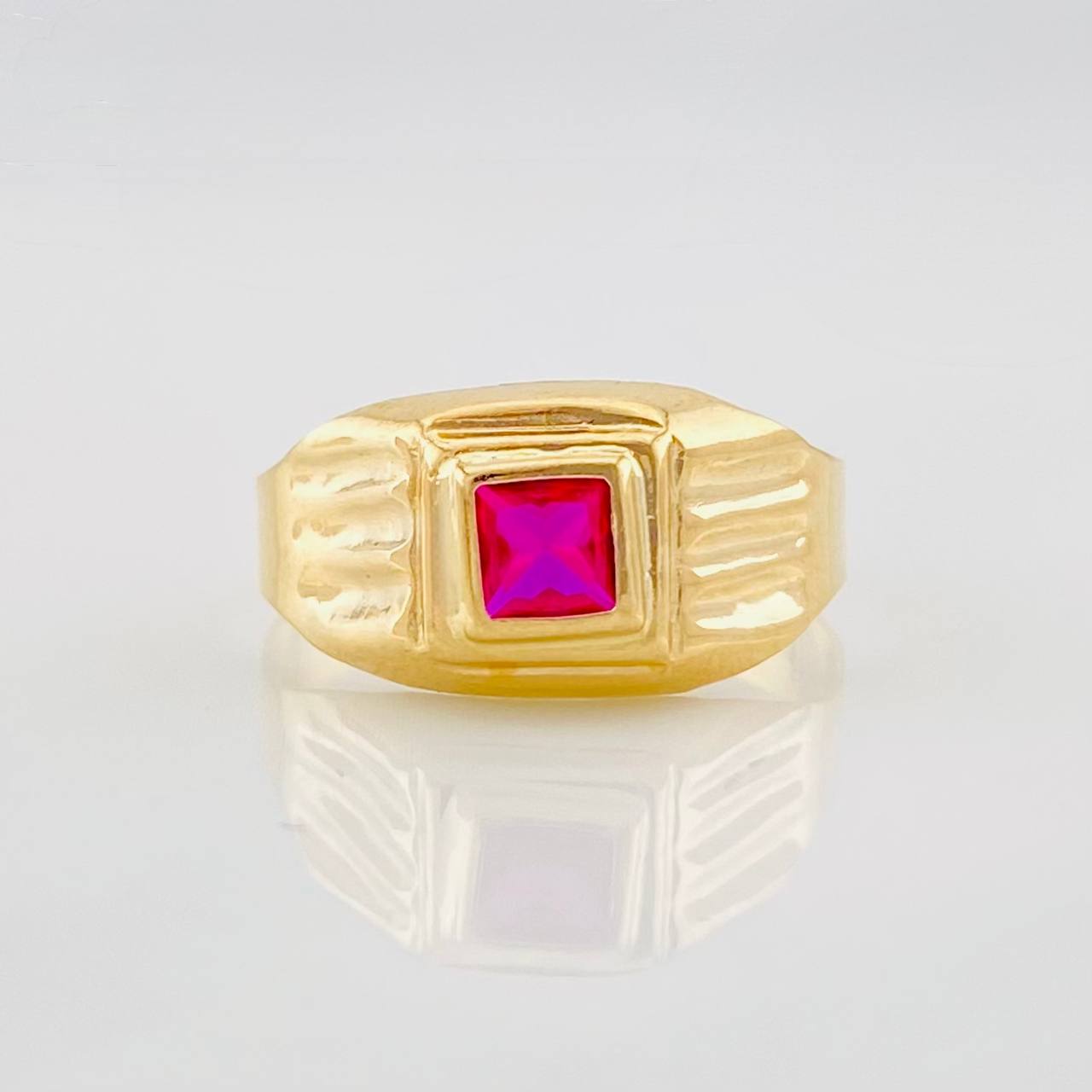 Square Signet Ring 1.3g / T4 3/4 Yellow Gold 18K