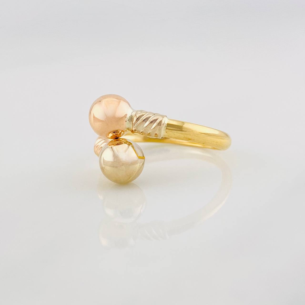 Anillo Tu y Yo 1.35g / TModulable Tres Oros 18K