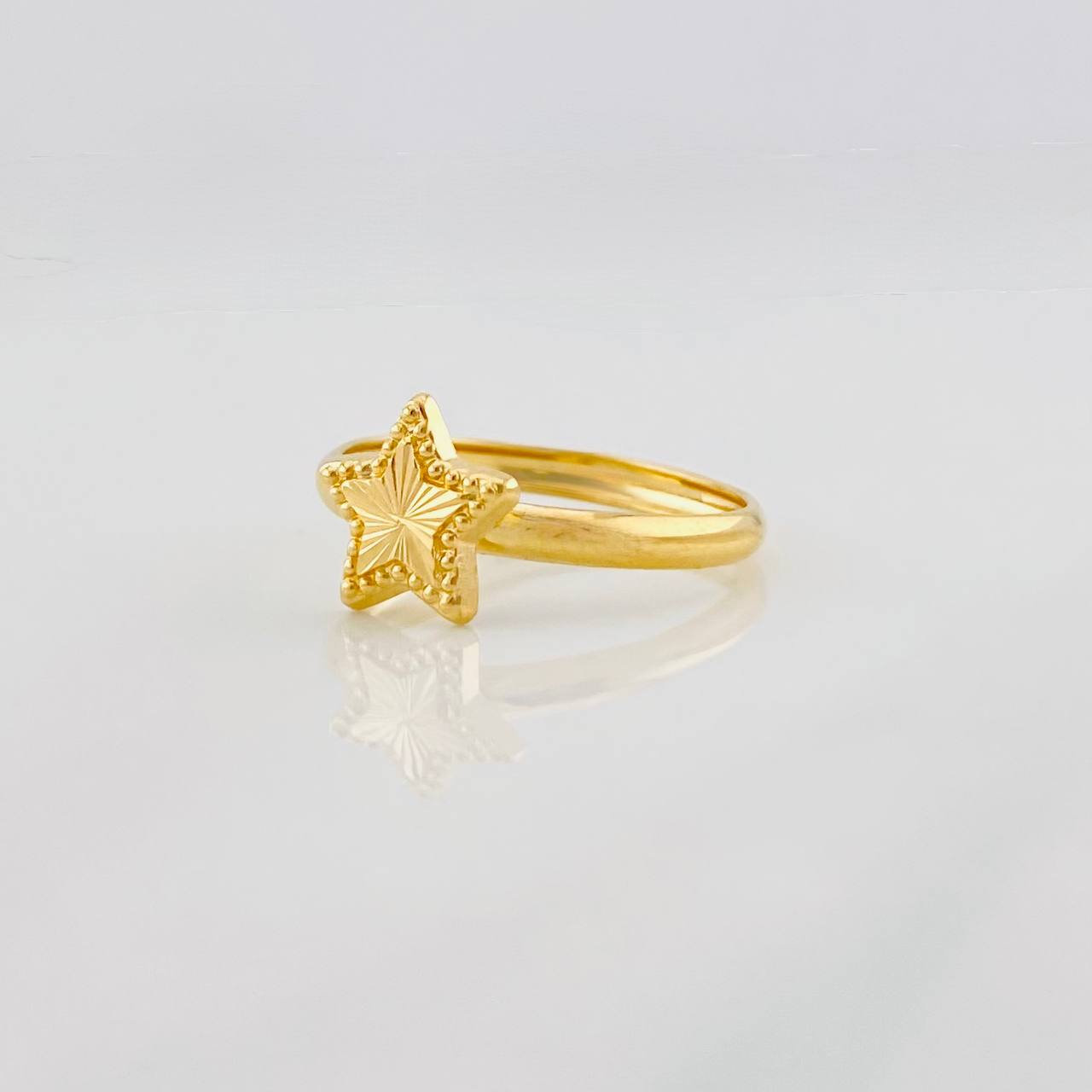 Diamond Cut Star Ring 0.9g / T5 Yellow Gold 18K