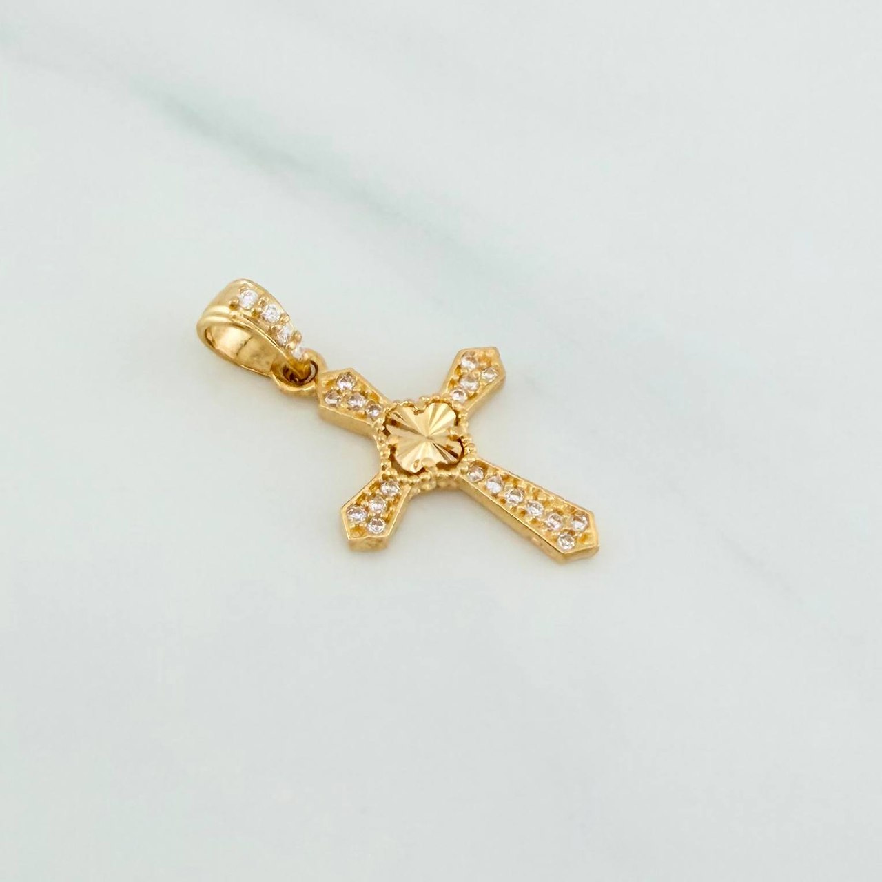 Dije Cruz Trebol 1.2 g / 1 in Oro Amarillo 18K