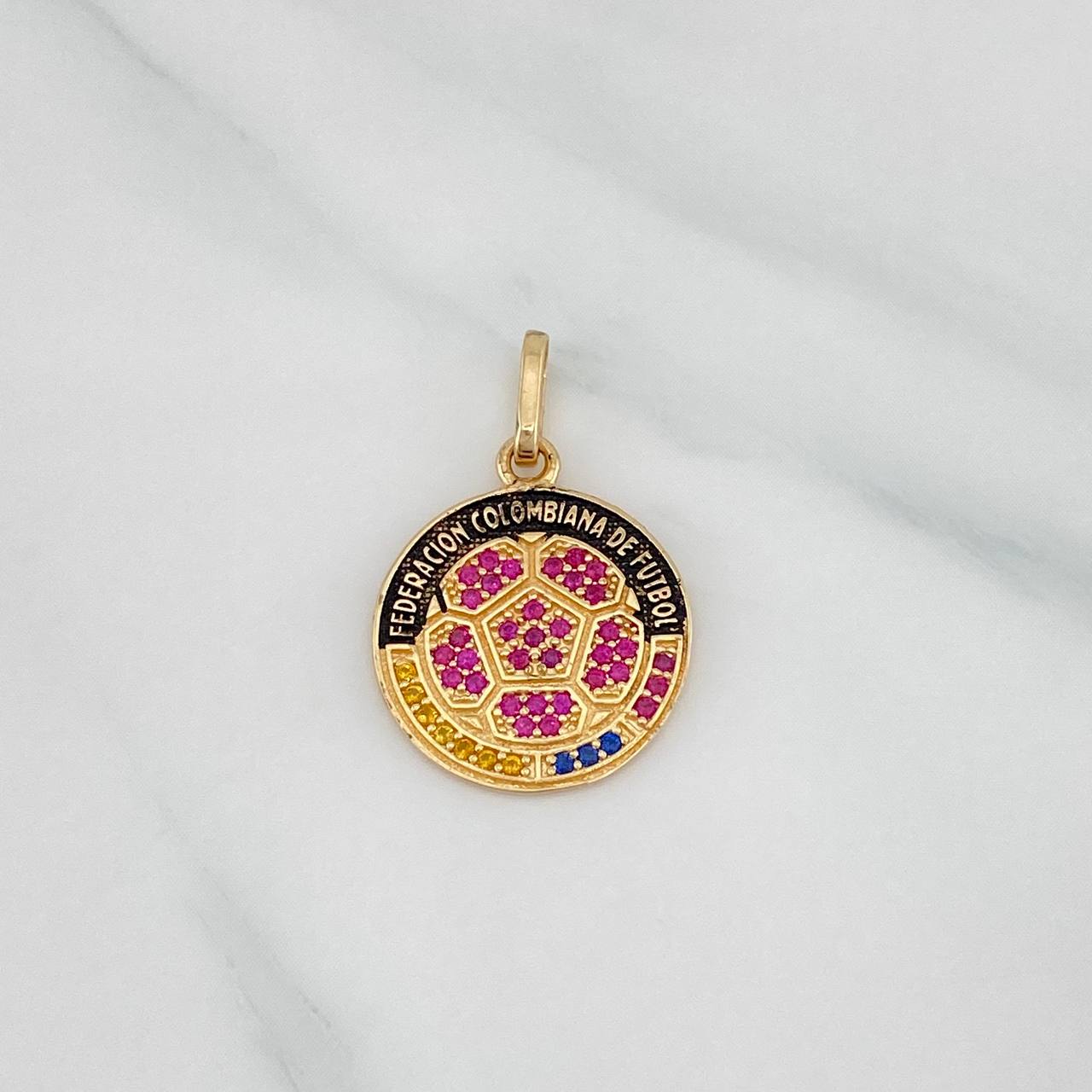 Pendant Shield Colombia 2 g / 1 in Two Golds Black Yellow 18K