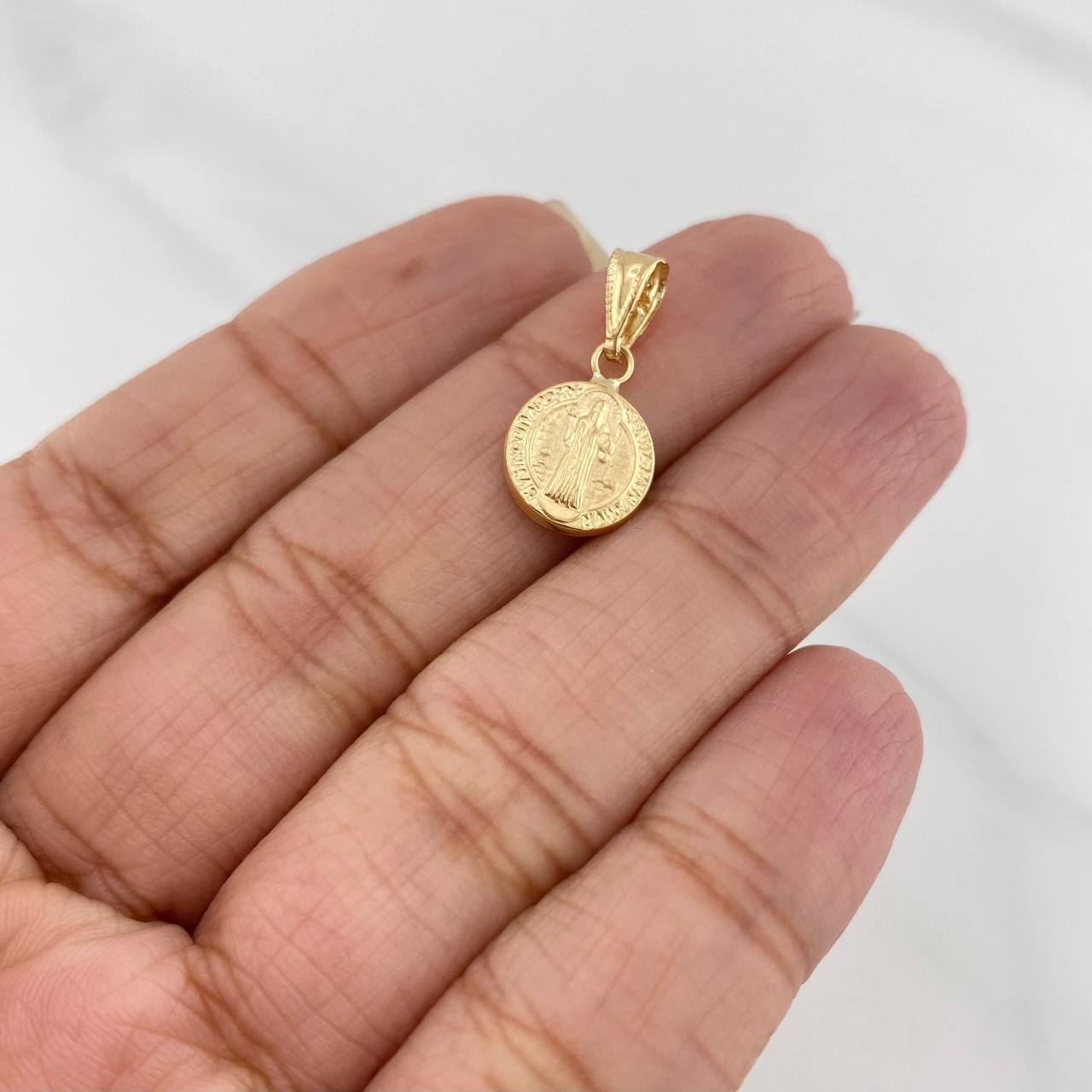 Dije San Benito 0.7 g / 3/4 in Oro Amarillo 18K