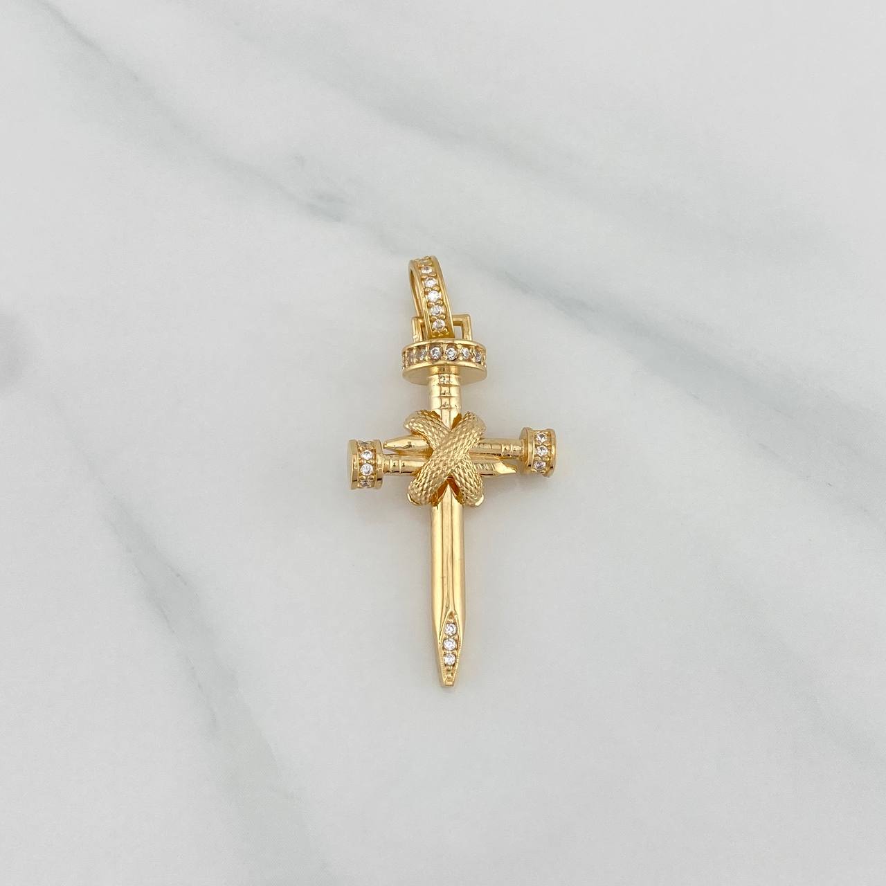 Pendant Cross Nails 3.9 g / 1 1/2 in 18K Yellow Gold