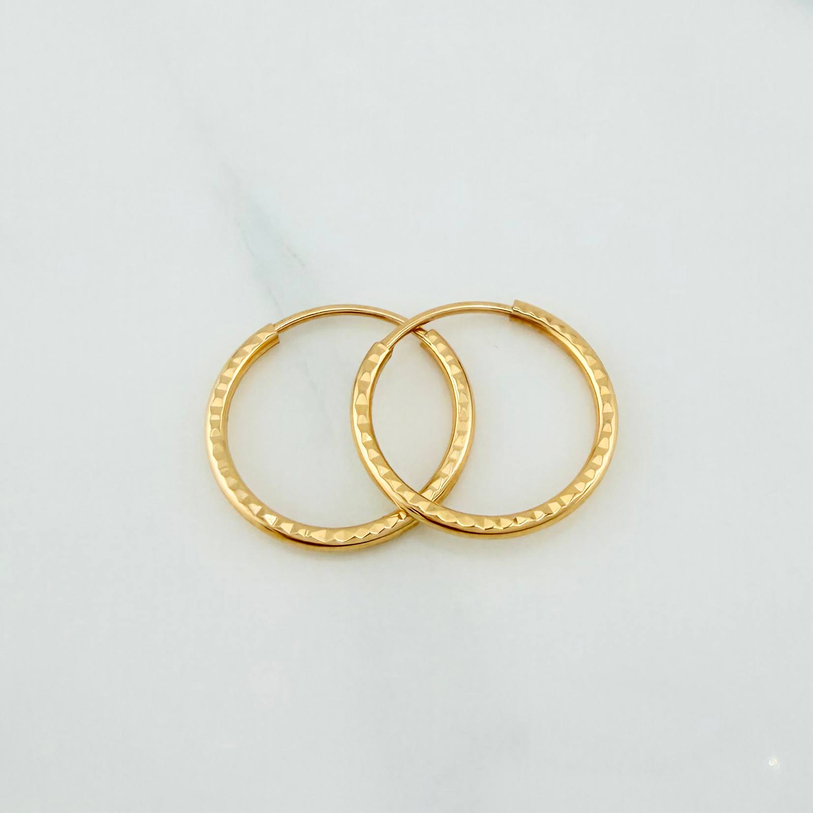 Candongas Aro Rayado 1.1 g / 3/4 in Oro Amarillo 18K