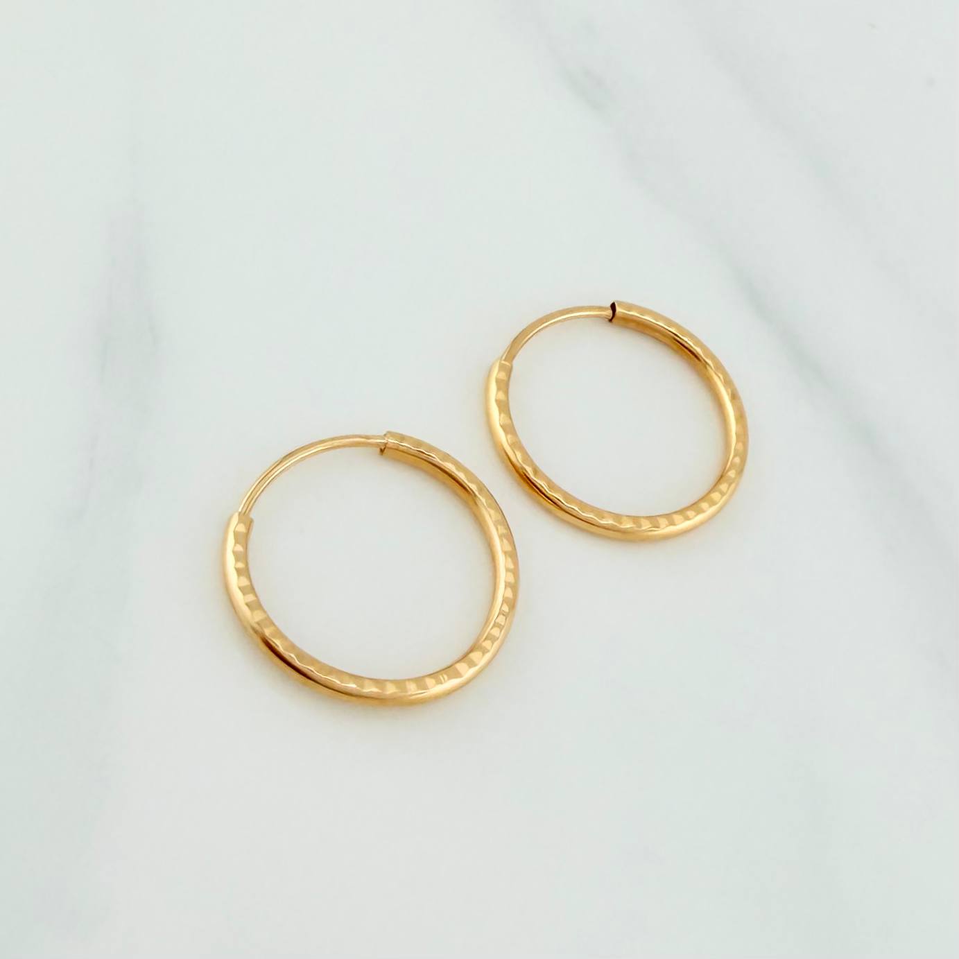 Candongas Aro Rayado 1.1 g / 3/4 in Oro Amarillo 18K