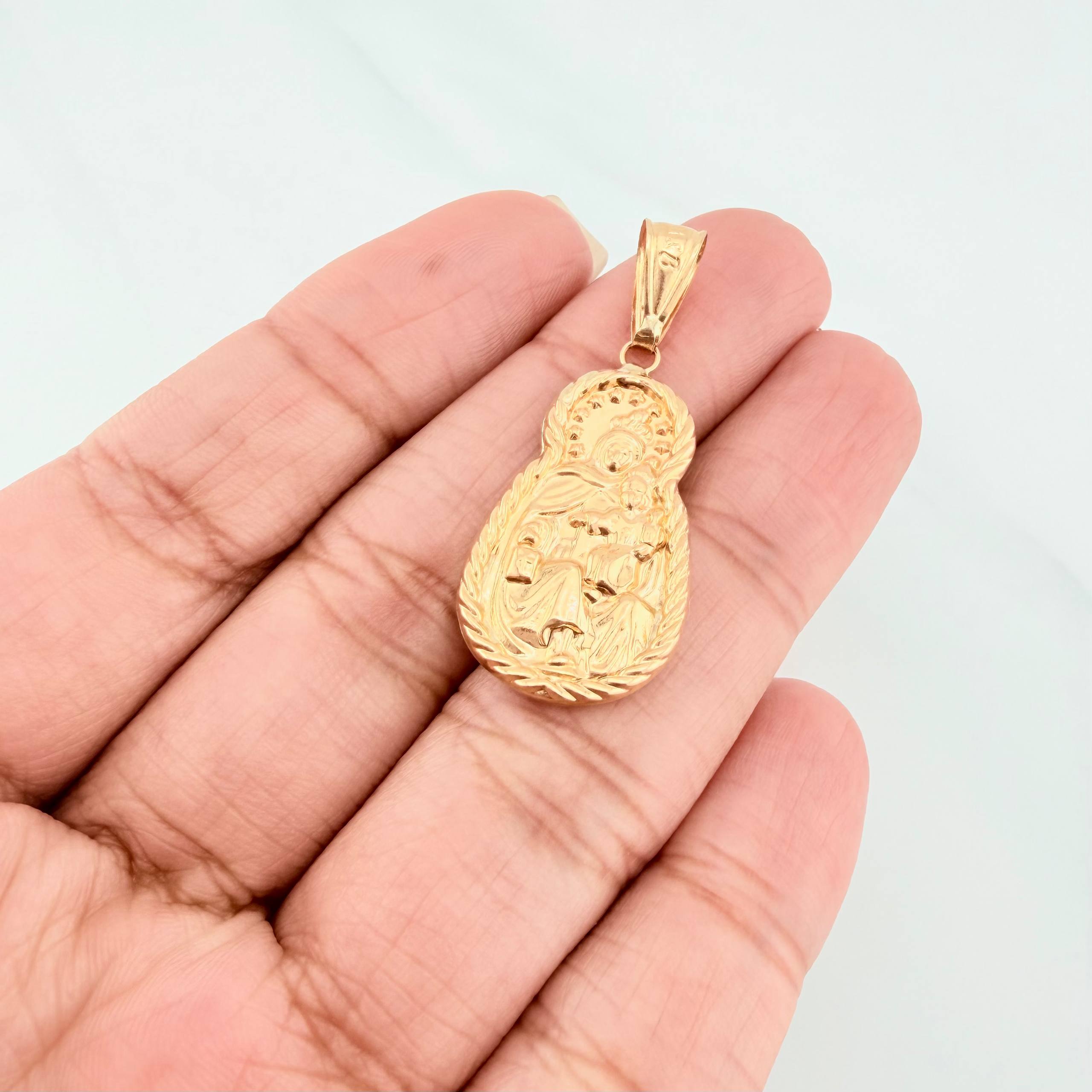 Dije Virgen Del Carmen 1.95 g / 1 1/2 in Oro Amarillo 18K