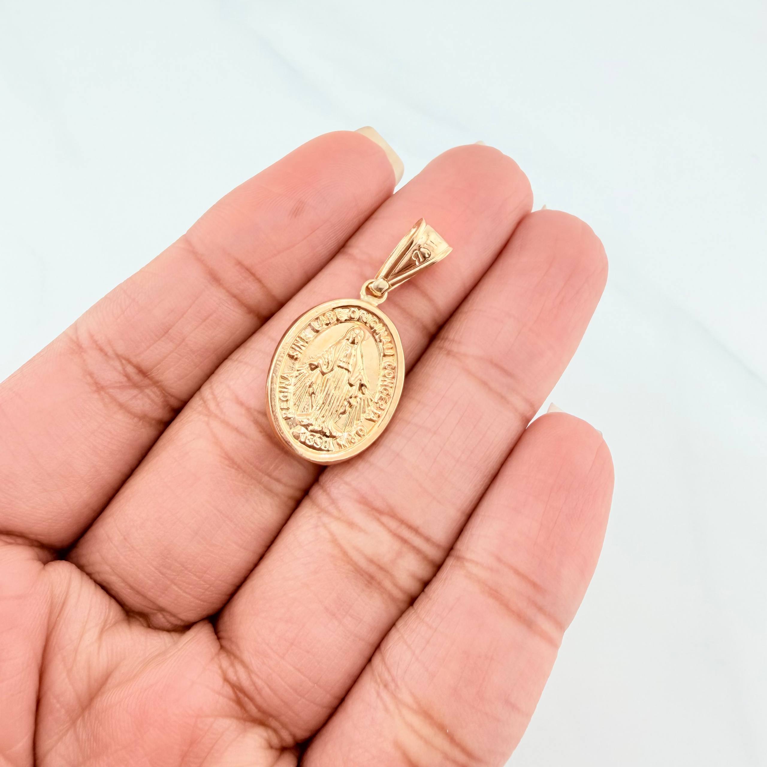 Dije Virgen Milagrosa 1.4 g / 1 1/4 in Oro Amarillo 18K