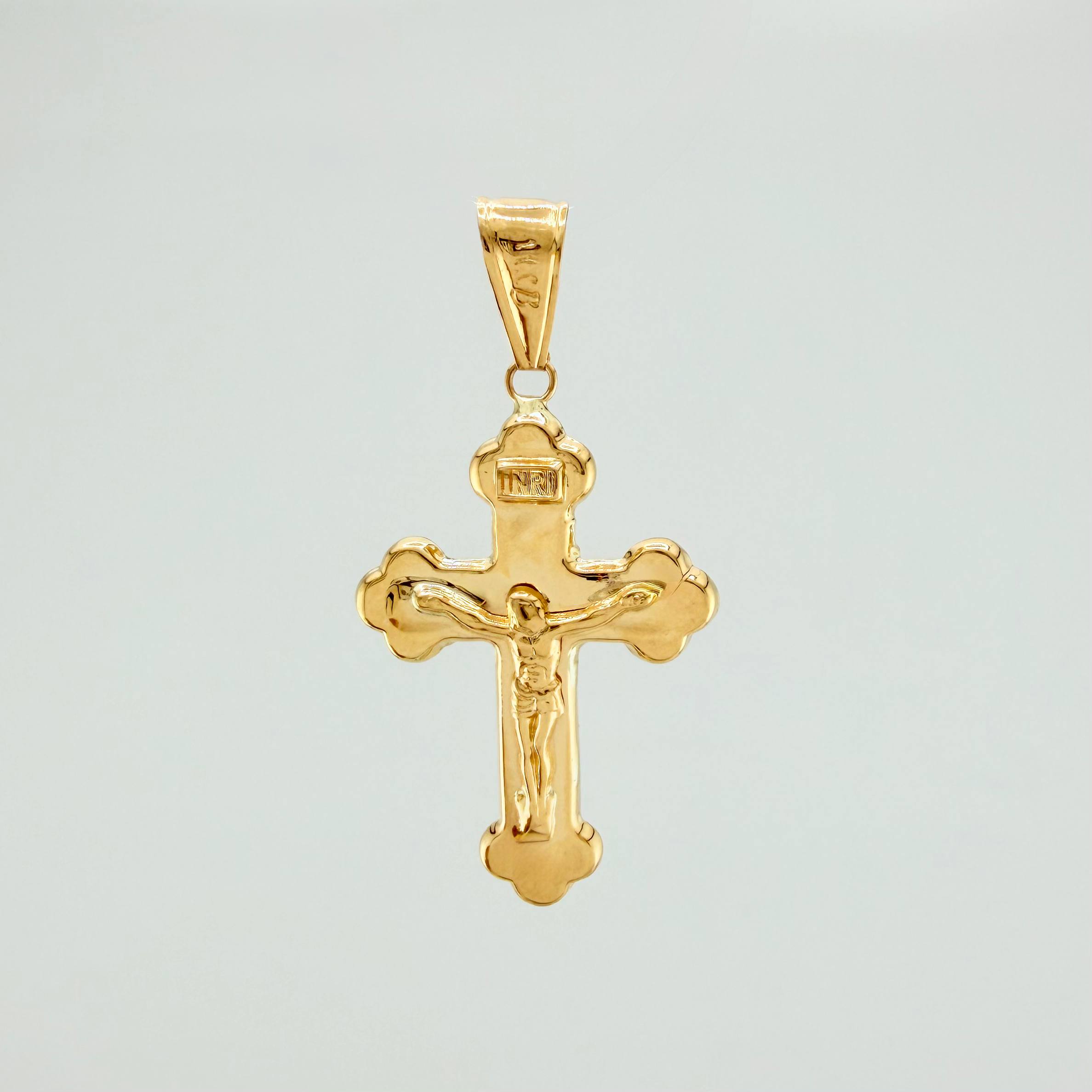 Dije Cruz Cristo 1.9 g / 1 1/2 in Oro Amarillo 18K