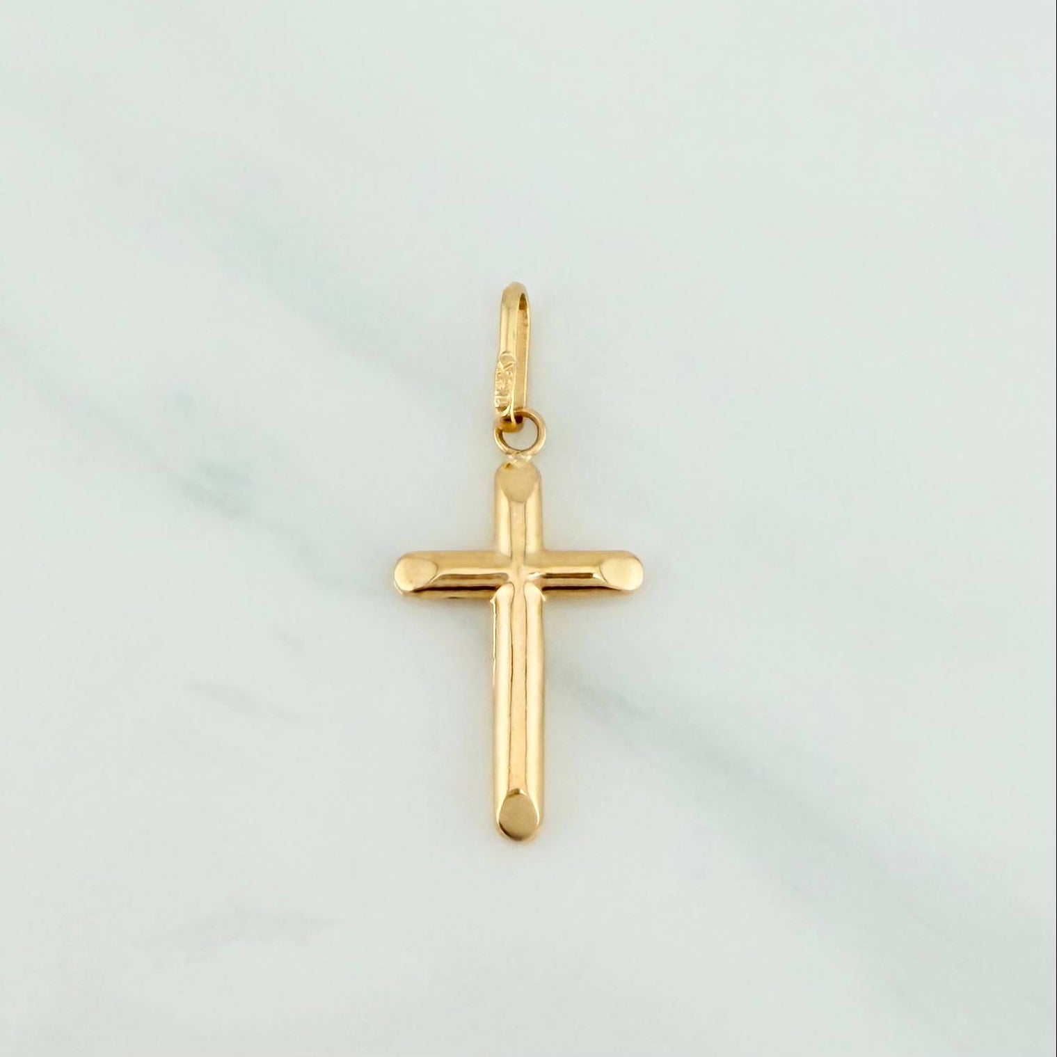 Pendant Flat-Tipped Cross 0.55 g / 1 in 18K Yellow Gold