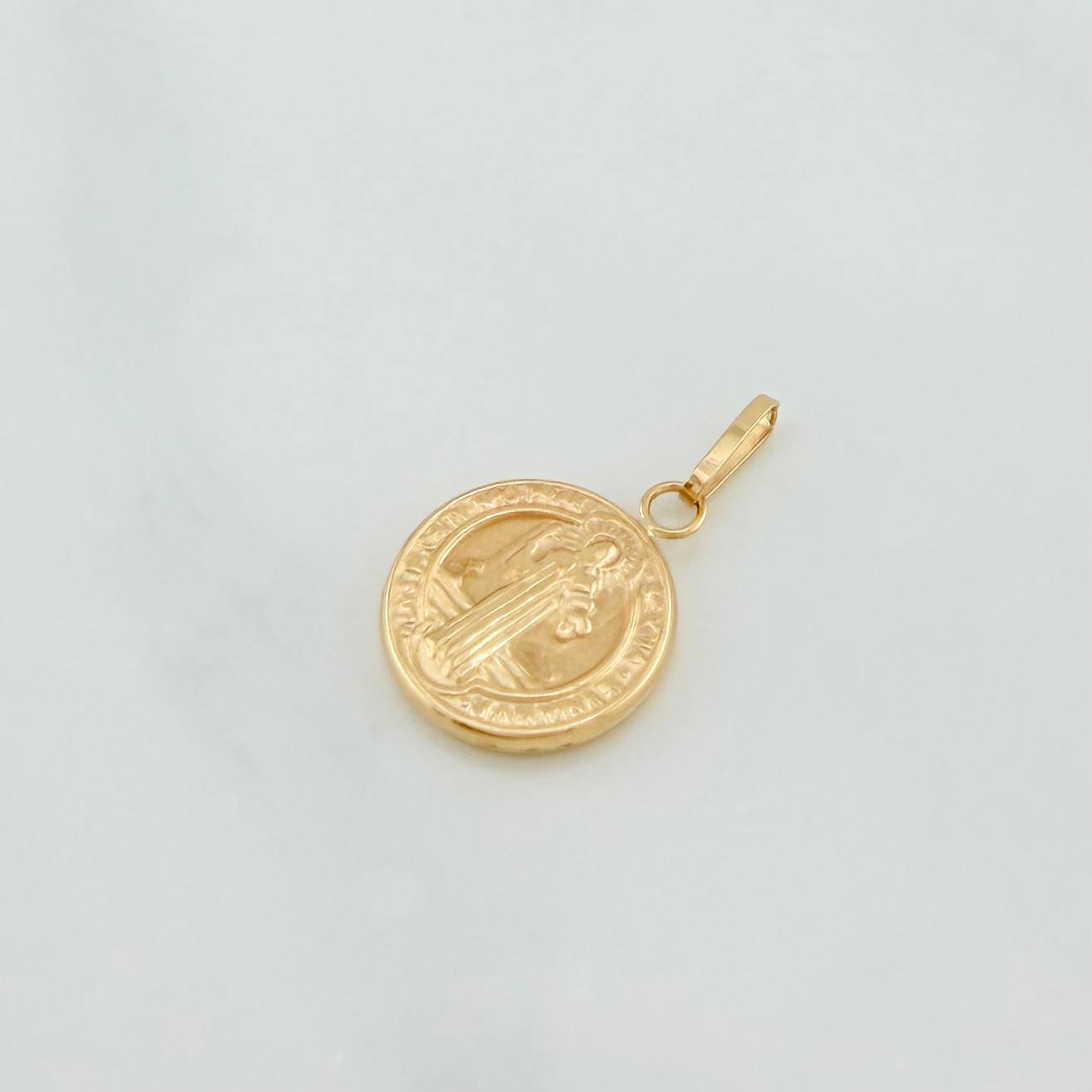 Dije San Benito 0.85 g / 3/4 in Oro Amarillo 18K