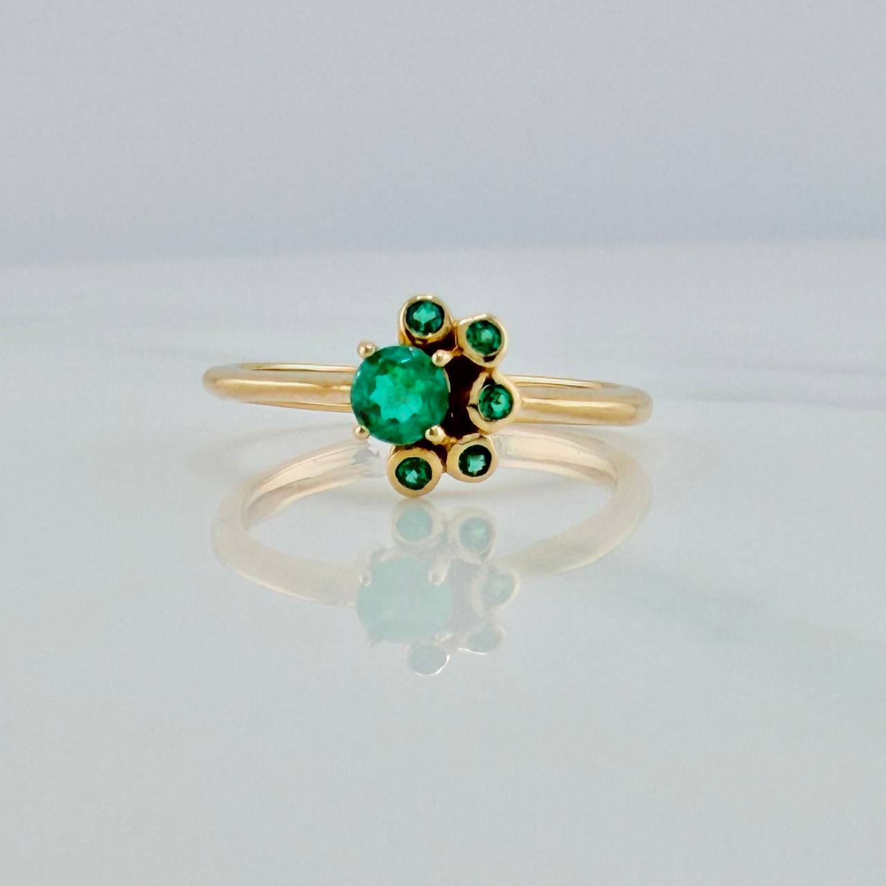 Lia Emeralds Ring 27 pts 2gr / T5 3/4 / Yellow Gold 18K %