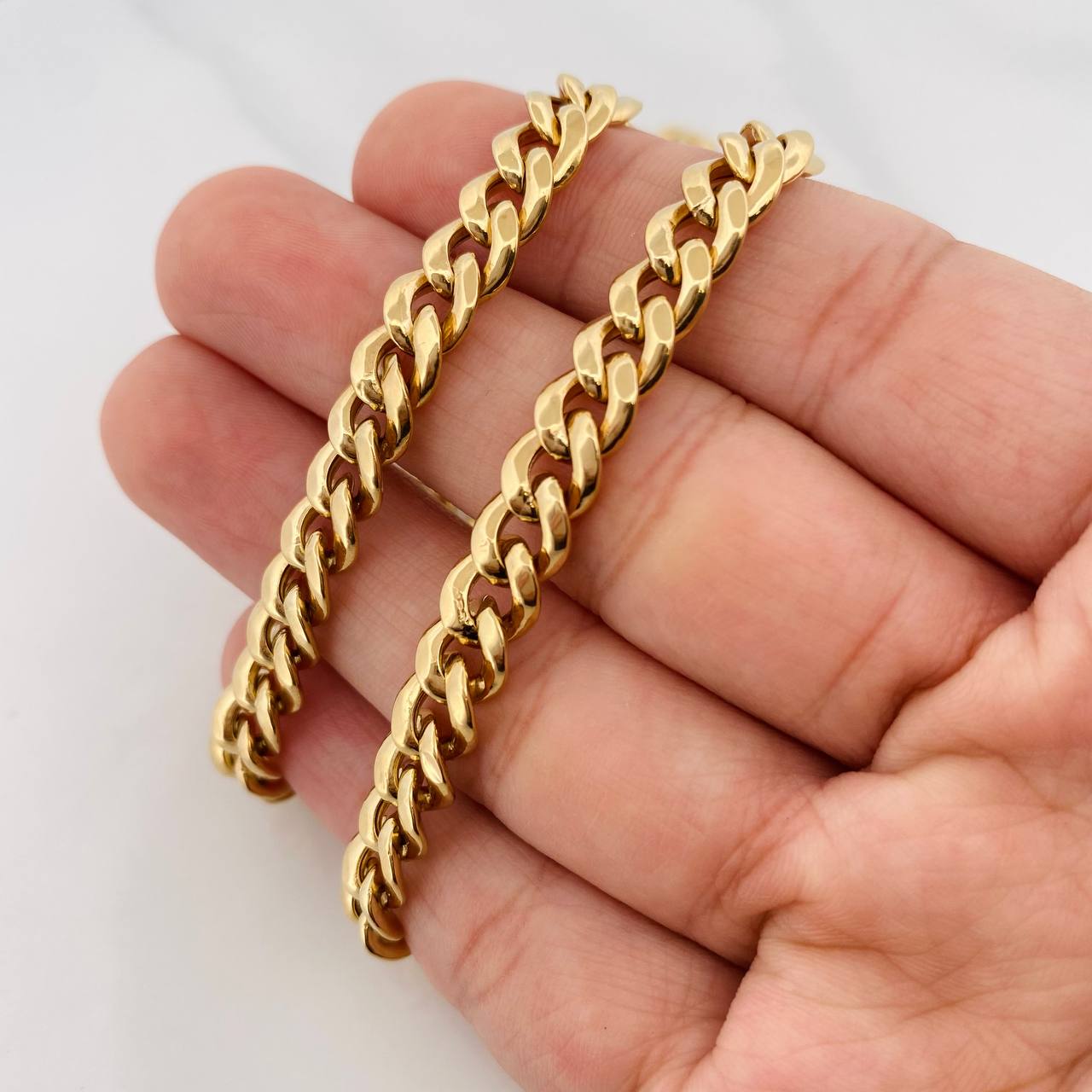 Cuban Links 13.65g / 24 in / 6.8mm 18K Yellow Gold