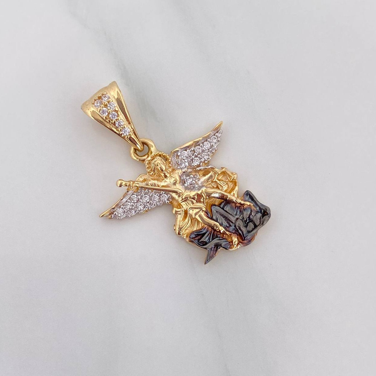 Pendant Saint Michael Archangel 2.8 g / 1 in Three Golds 18K