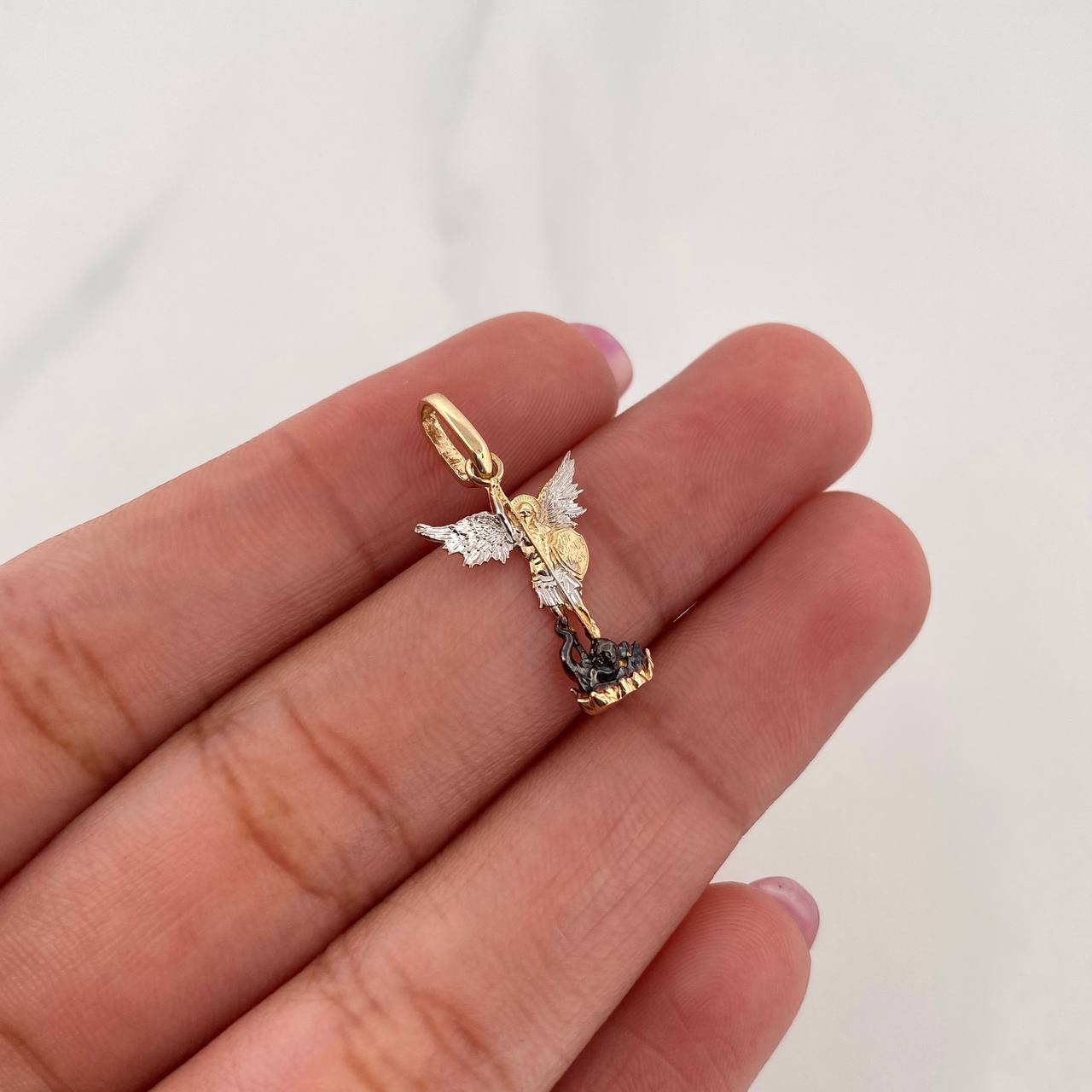 Pendant Saint Michael the Archangel 0.95 g / 1 in Three Golds 18K
