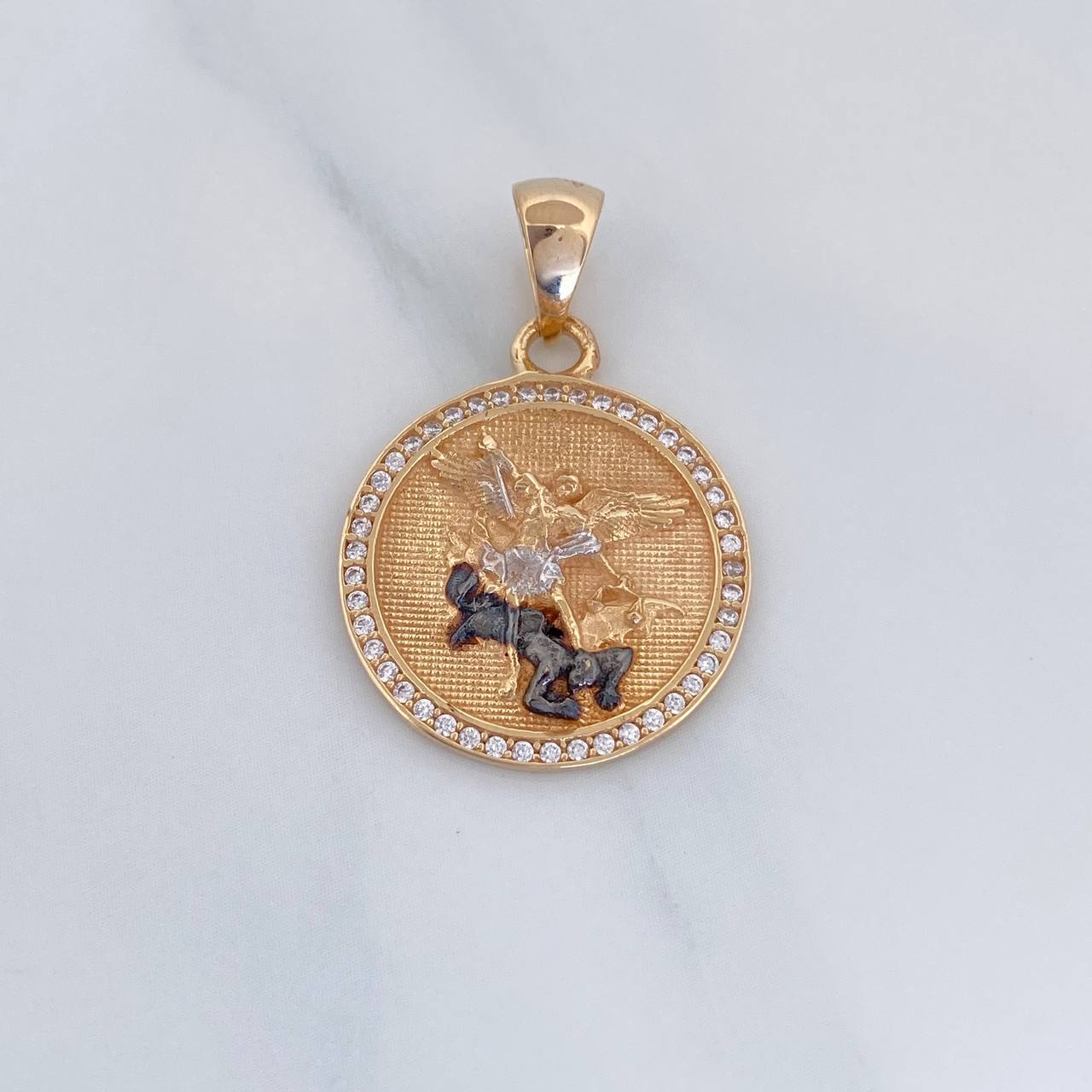 Pendant Saint Michael Archangel 3.85 g / 1 1/4 in Three Golds 18K