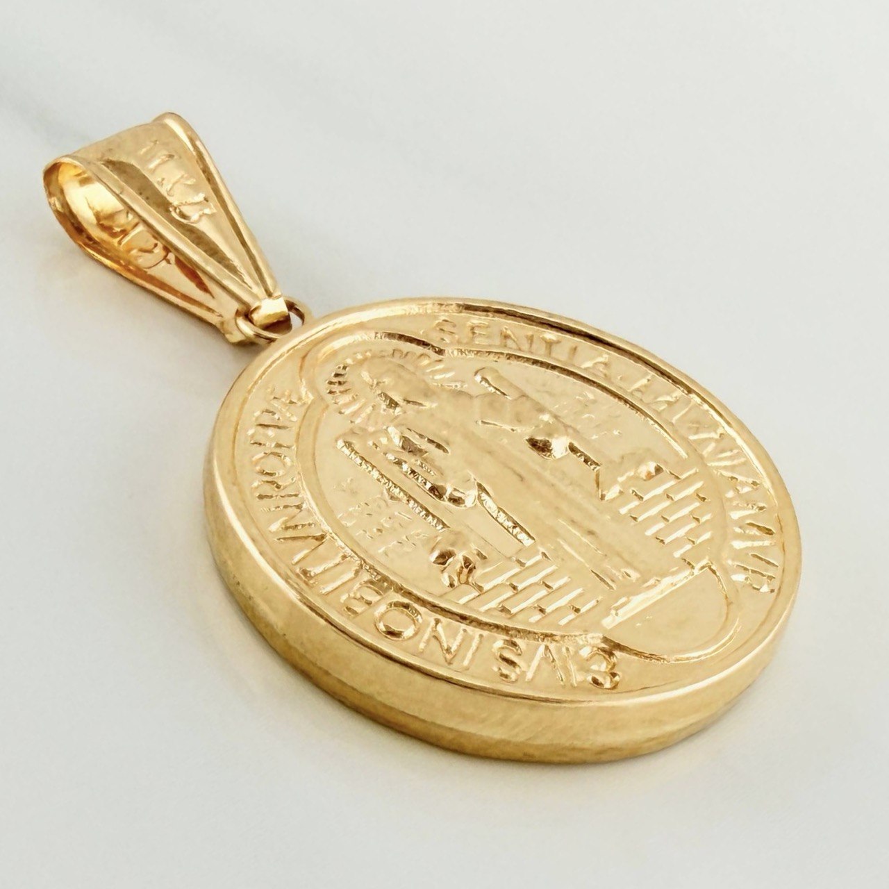 Pendant San Benito 2.5 g / 1 1/4 in 18K Yellow Gold