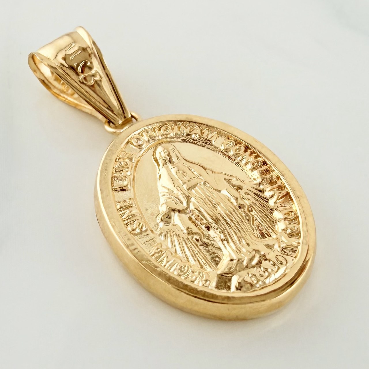 Pendant Miraculous Virgin 1.4 g / 1 1/4 in 18K Yellow Gold