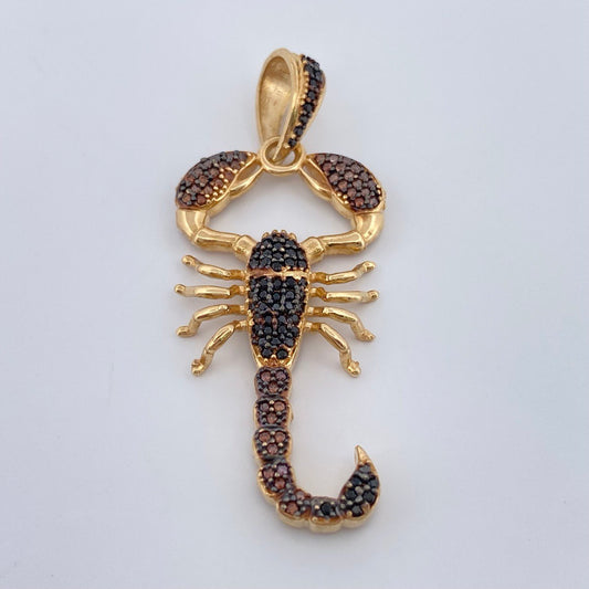 Dije Escorpion 6.35gr / 2 in / Dos Oros Negro Amarillo 18K %