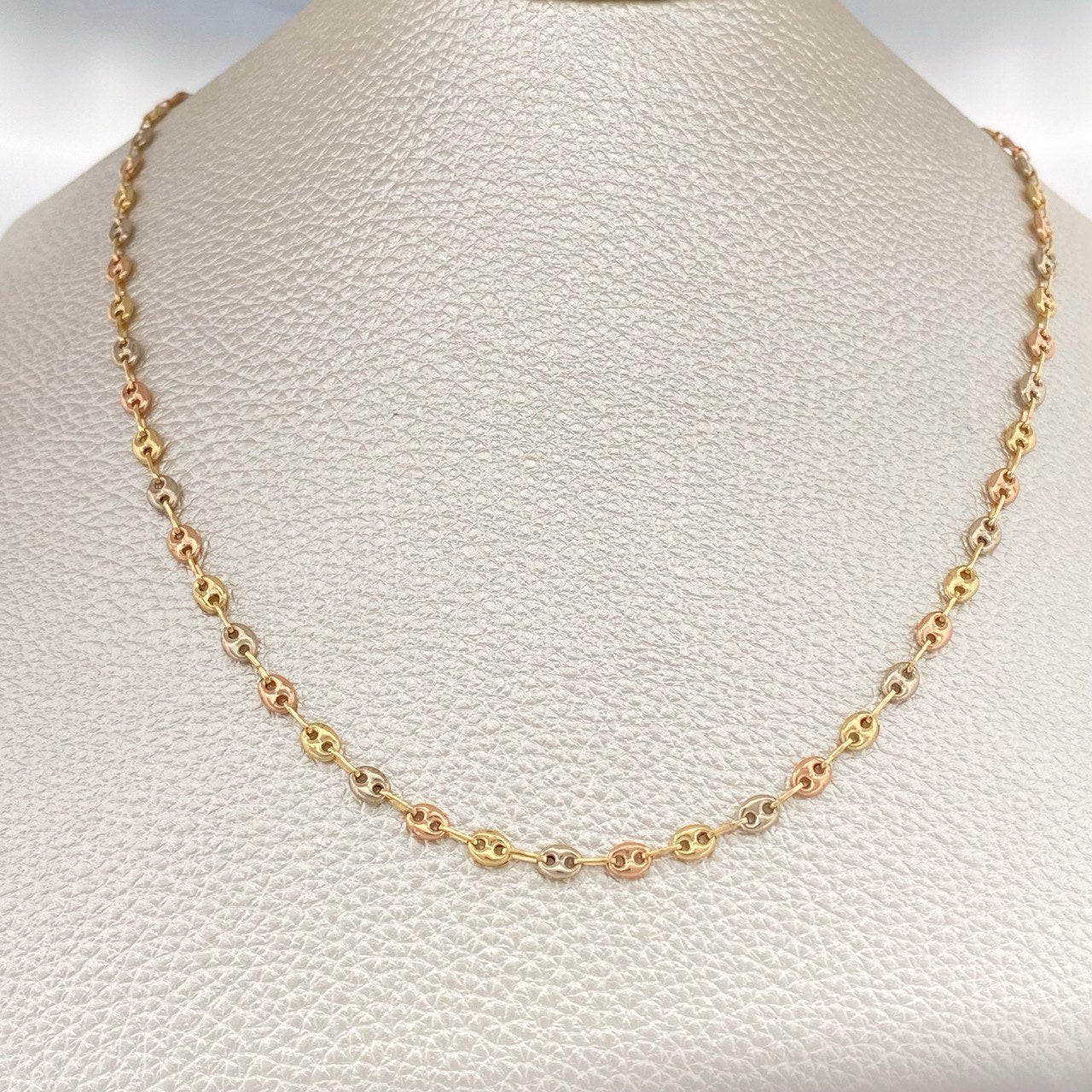 Cadena GC 6.1gr / 24 1/4 in / 3.1mm Tres Oros 18K %