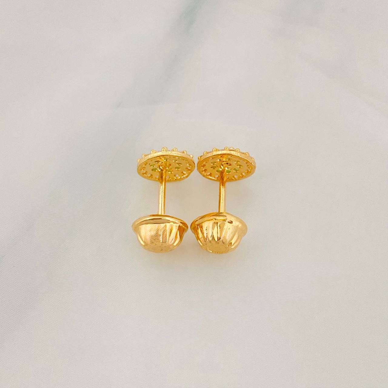 Stud Earrings Halo 0.75g / in / 5.84mm Yellow Gold 18K