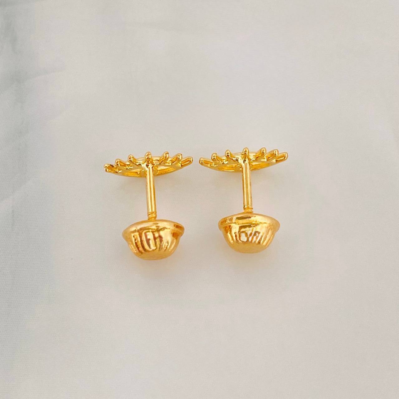 Stud Earrings Mystic Eye 0.7g / in / 8.41mm Yellow Gold 18K