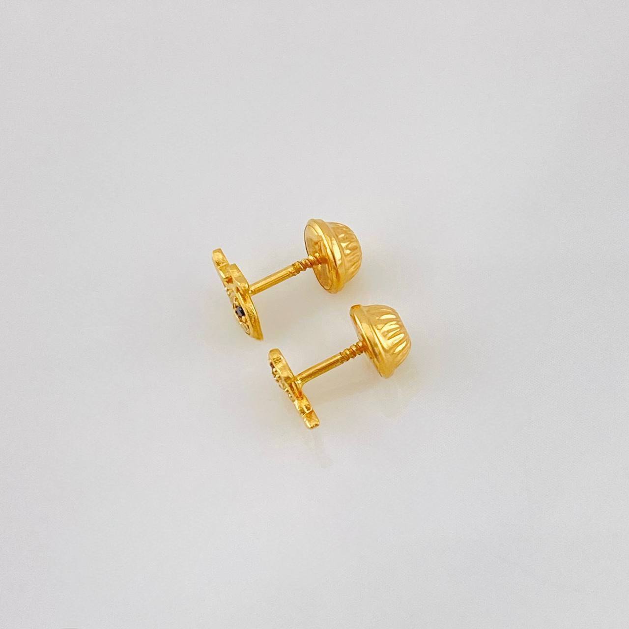 Stud Earrings Whale 0.8g / in / 5.94mm Yellow Gold 18K