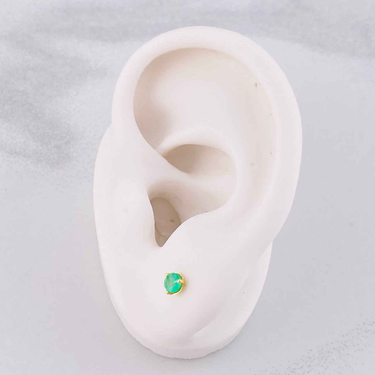 Topos Tres Garras Esmeraldas 27pts 0.75g / in / 3.9mm Oro Amarillo 18K