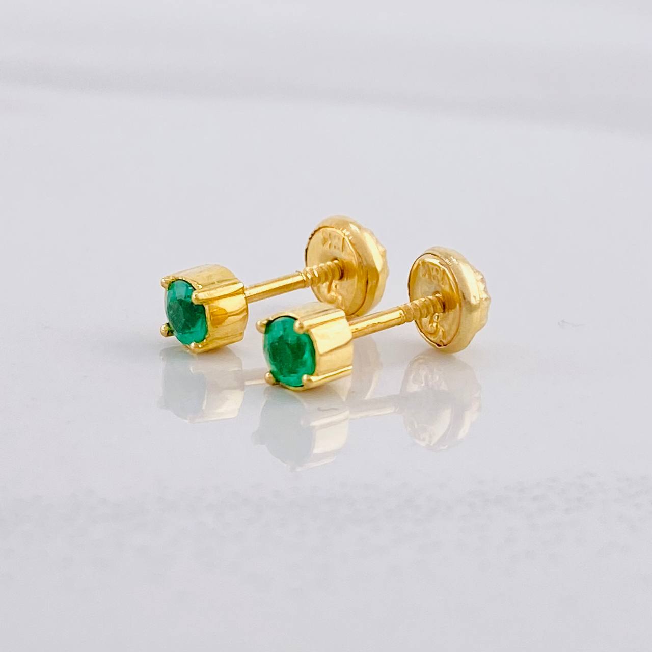 Topos Cuatro Garras Esmeraldas 22pts 0.95g / in / 3.5mm Oro Amarillo 18K
