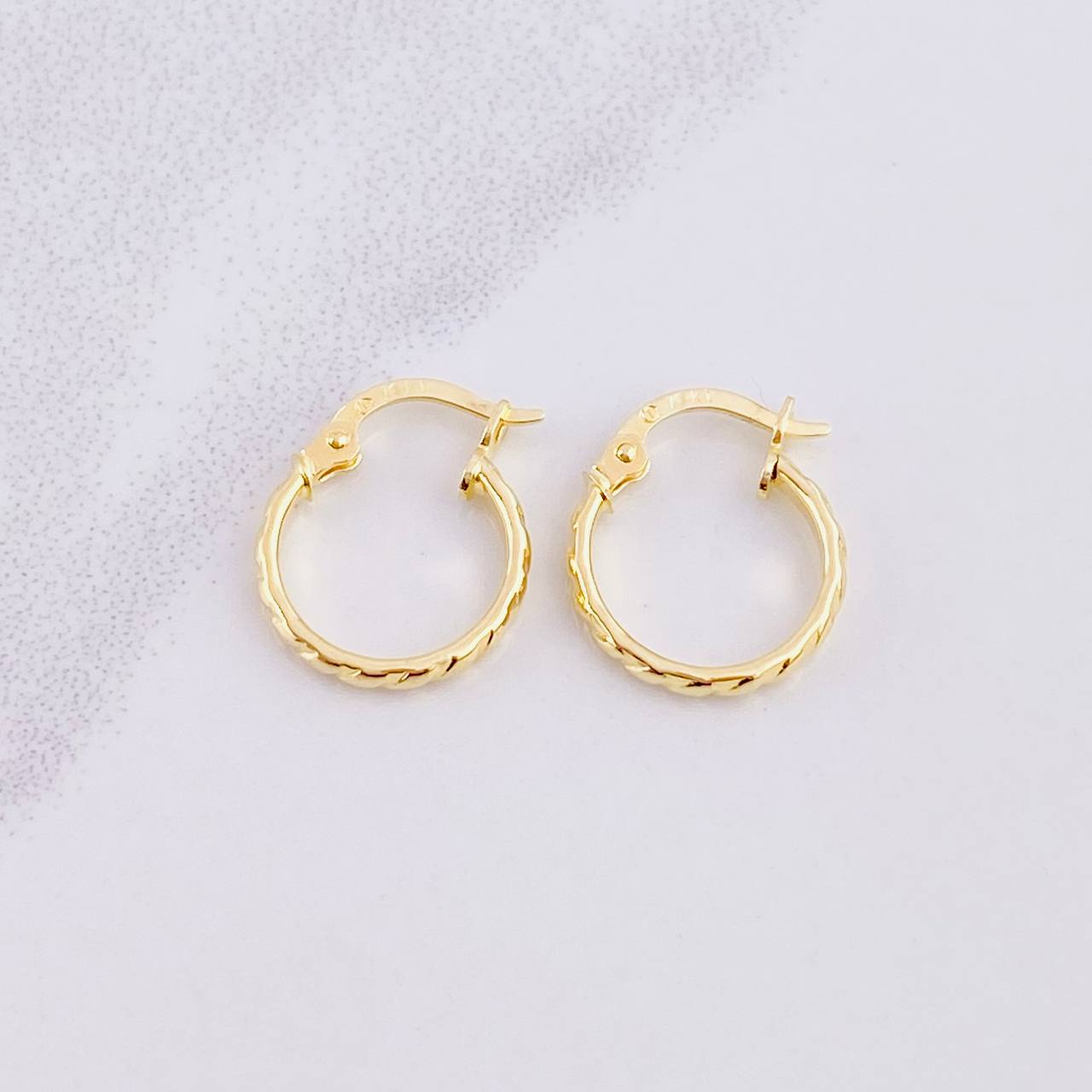 Candongas Aby 0.9g / 1/2 in Oro Amarillo 18K