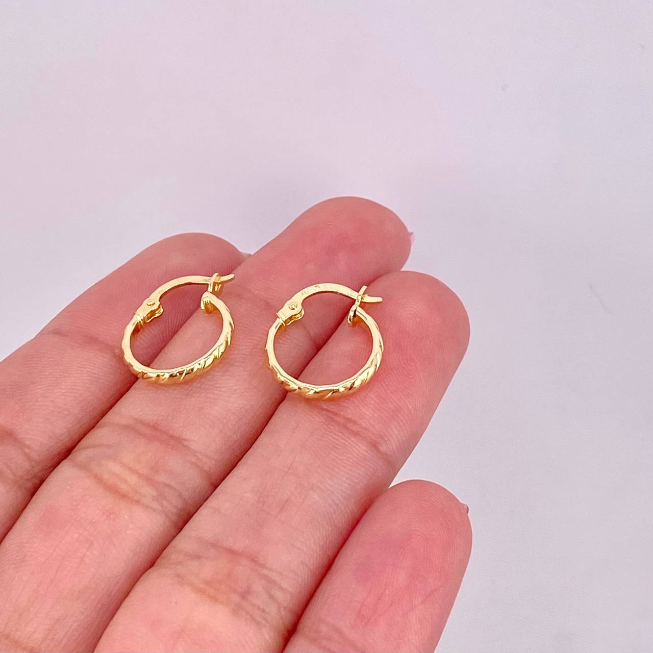 Candongas Aby 0.9g / 1/2 in Oro Amarillo 18K