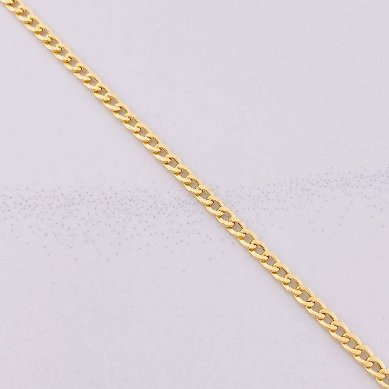 Cuban Links Bracelet 1.1g / 7 3/4 in / 2.4mm 18K Yellow Gold