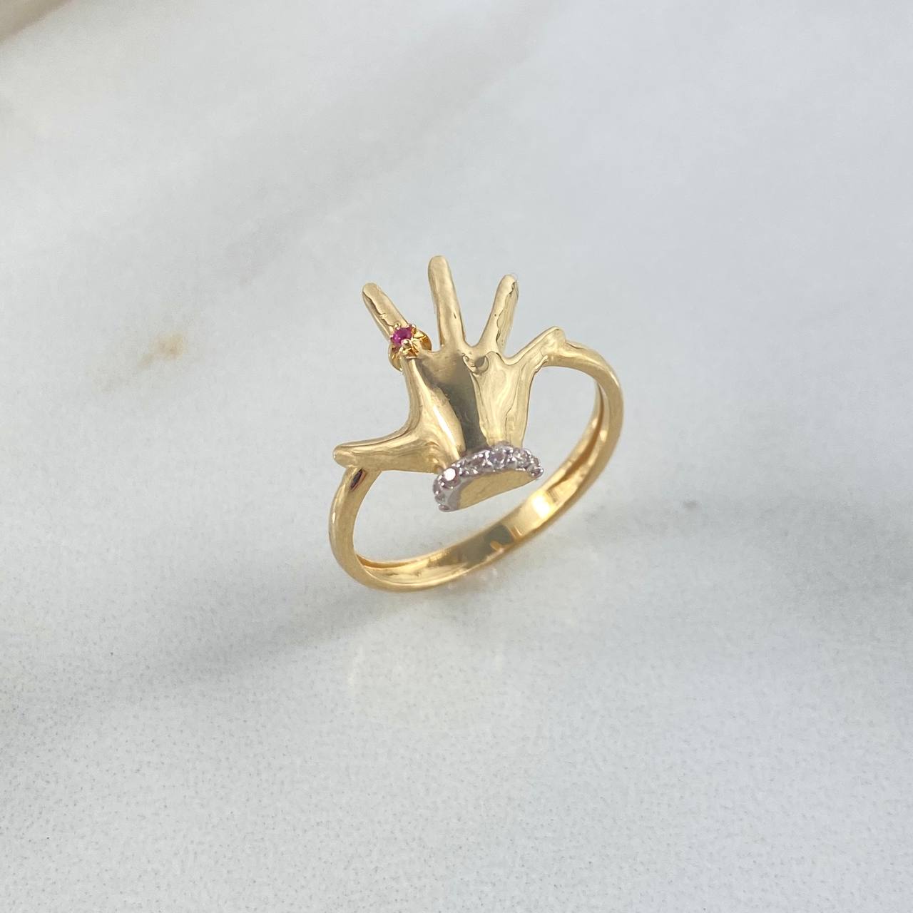 Ring Hand 2.8gr / Size 5 3/4 / White Fuchsia Zircons Two Yellow White Golds ©