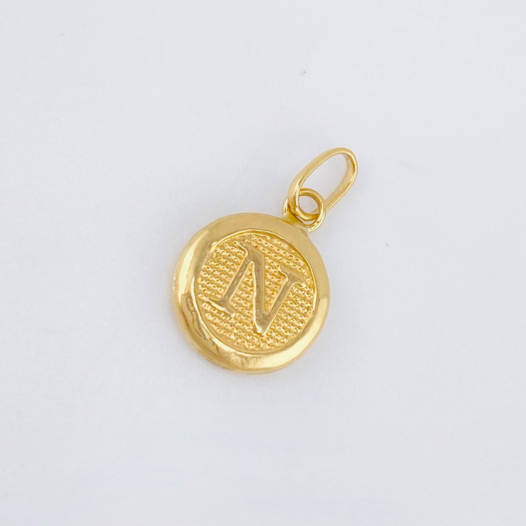Pendant Letter N Textured Circle 0.4gr / 1/2 in / 18K Yellow Gold