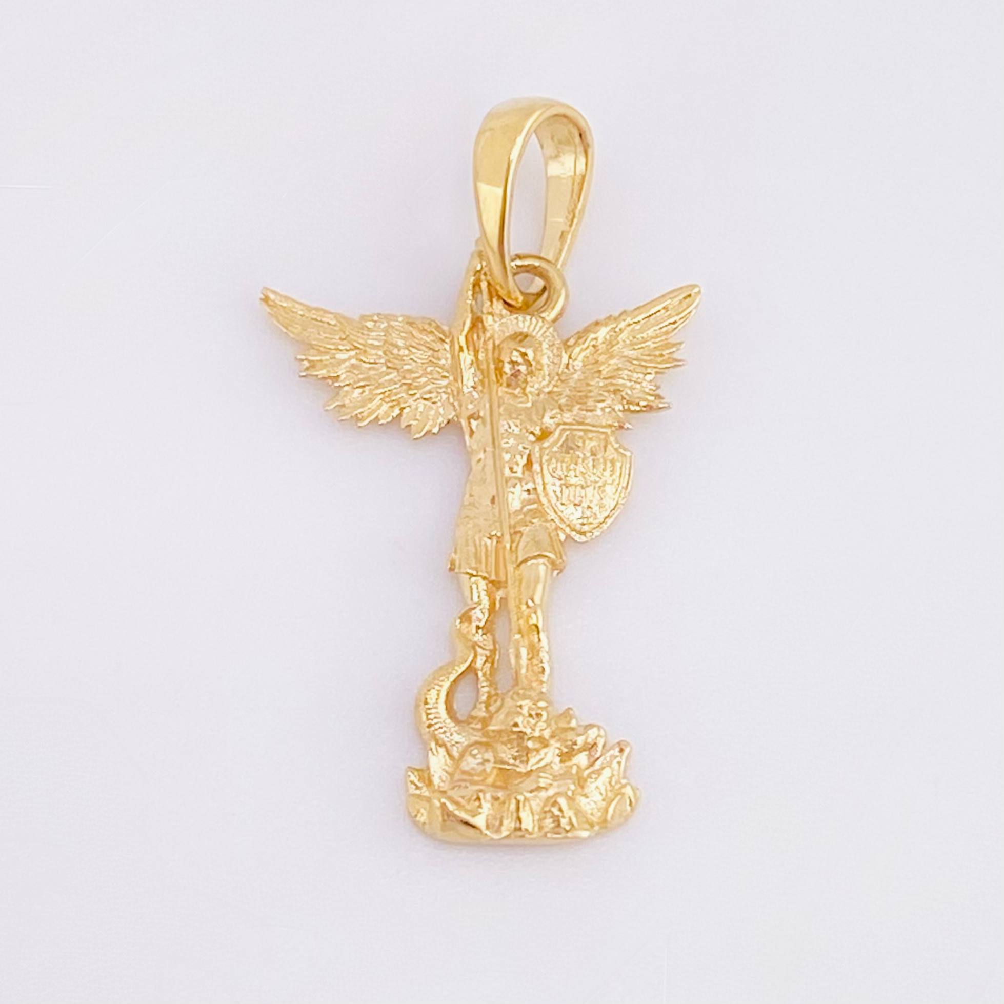 Dije San Miguel Arcangel 1.4gr / 1 in / Oro Amarillo 18K *