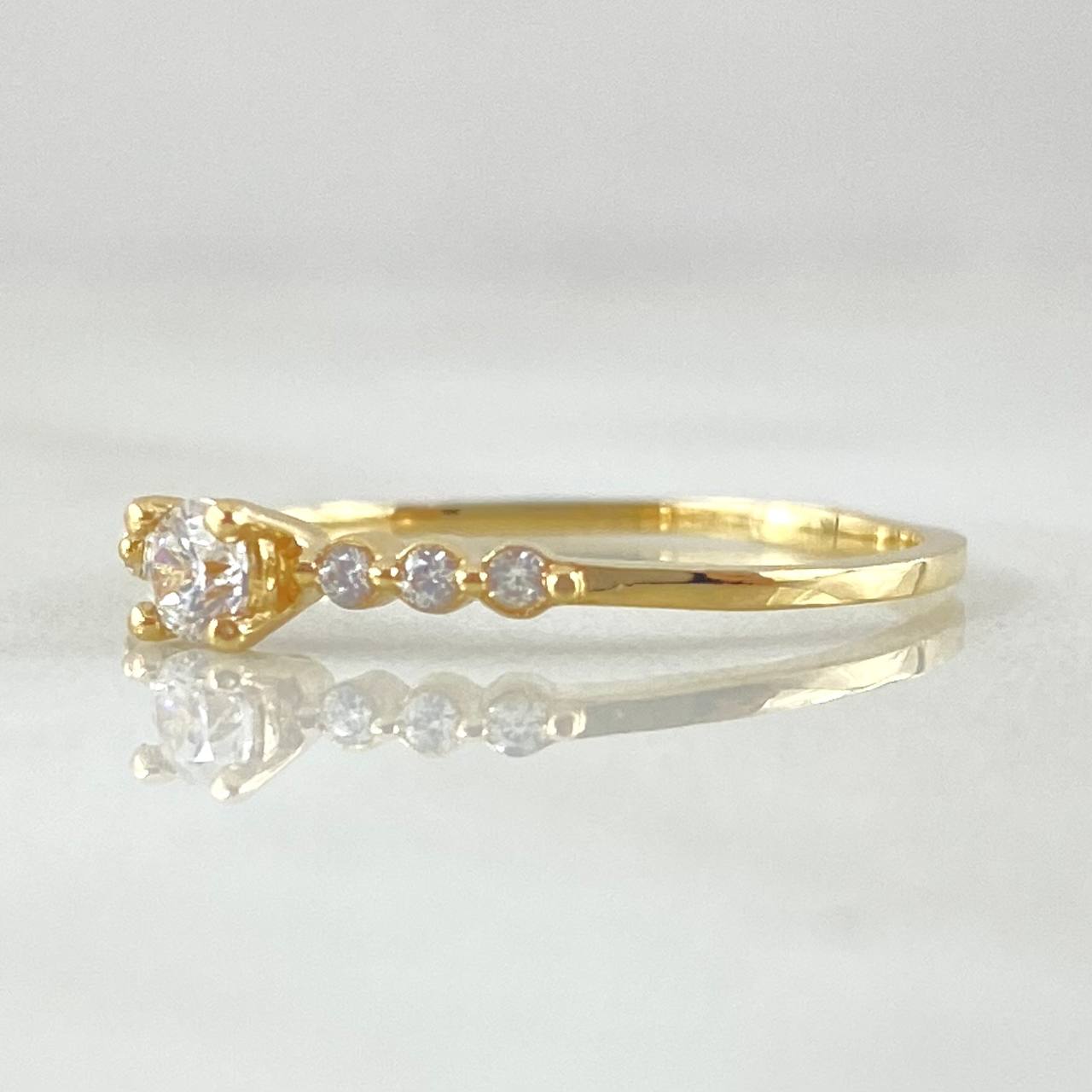 Trinity Channel Solitaire Ring 1.1gr / Size 5 3/4 / 18K Gold -