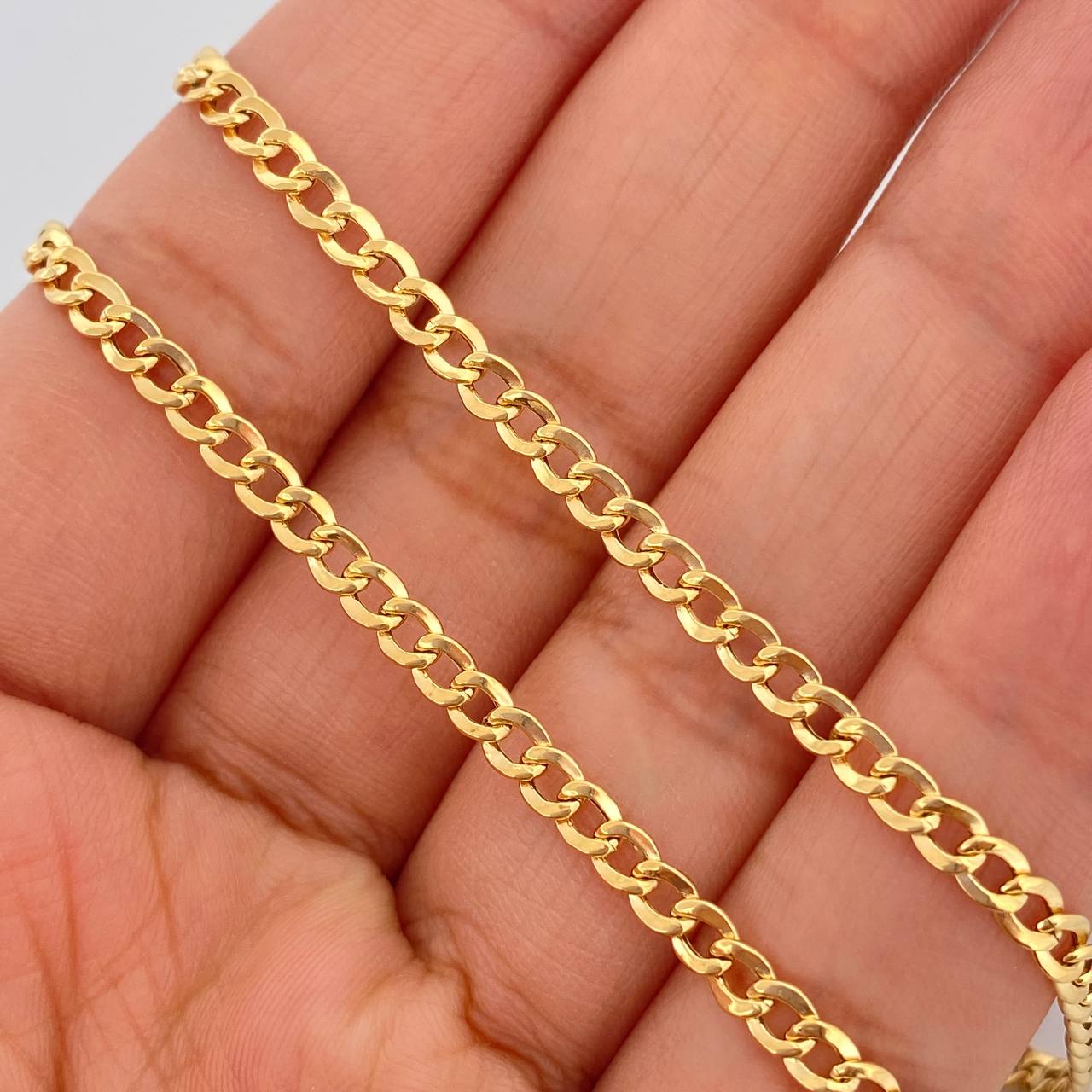 Cadena Cubana 5.05gr / 23 3/4 in / 3.22mm Oro Amarillo +1 18K $