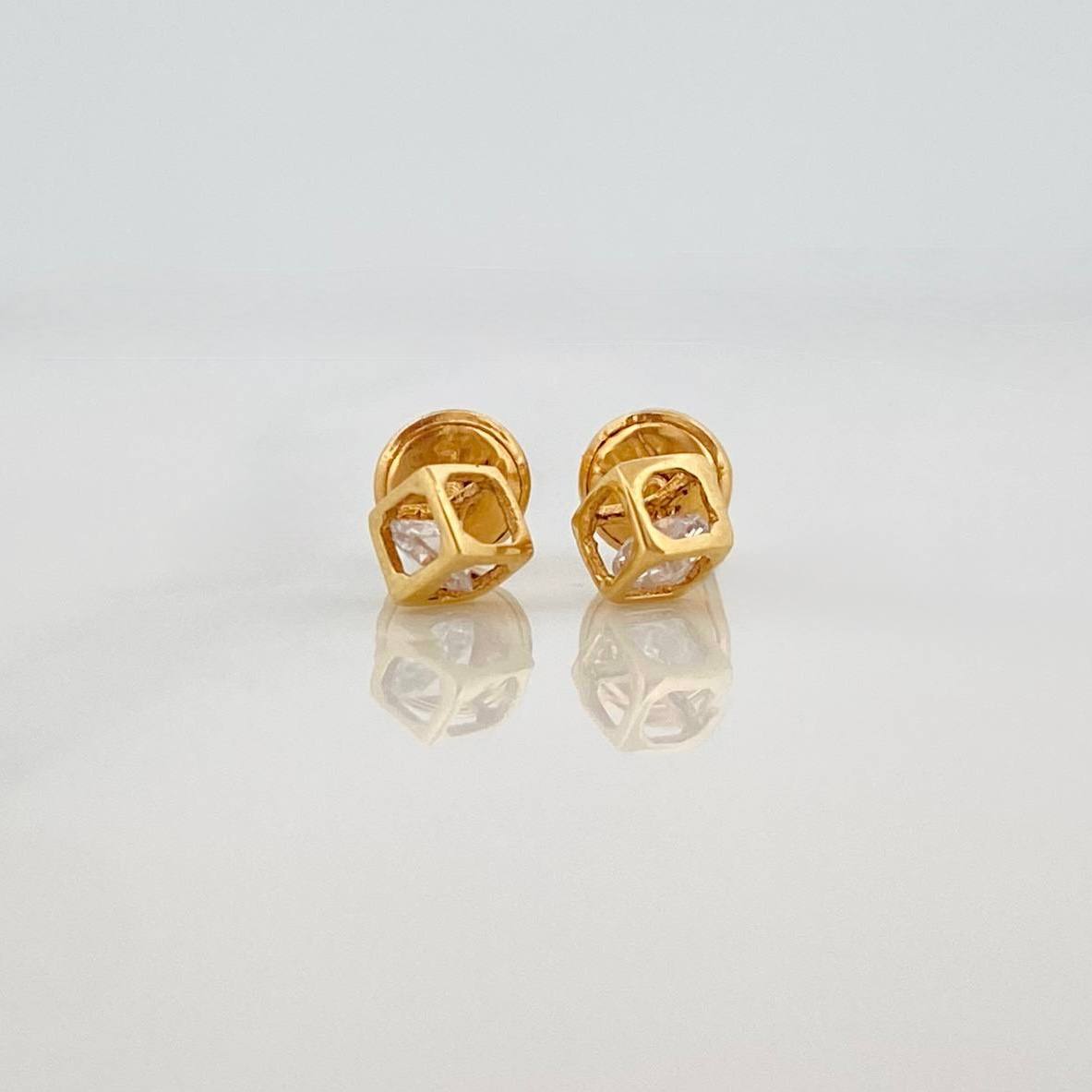 Topos Cuadrado 0.75g / in / 3.37mm Oro Amarillo 18K