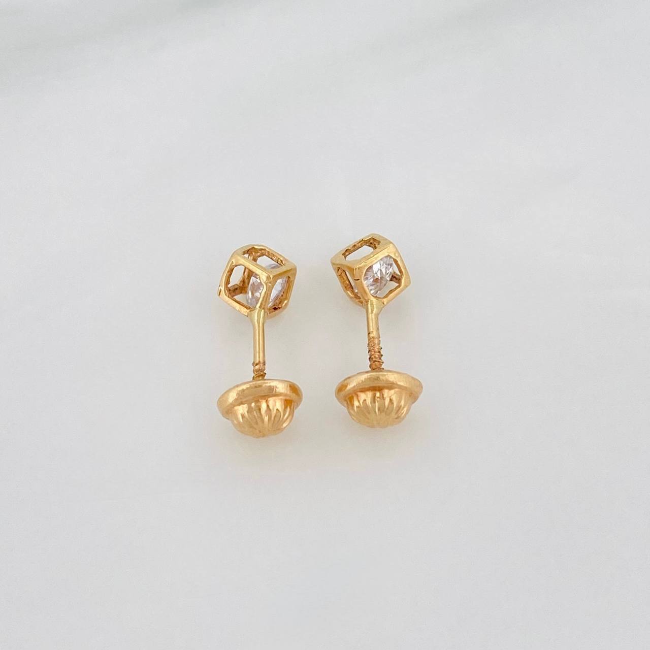 Topos Cuadrado 0.75g / in / 3.37mm Oro Amarillo 18K